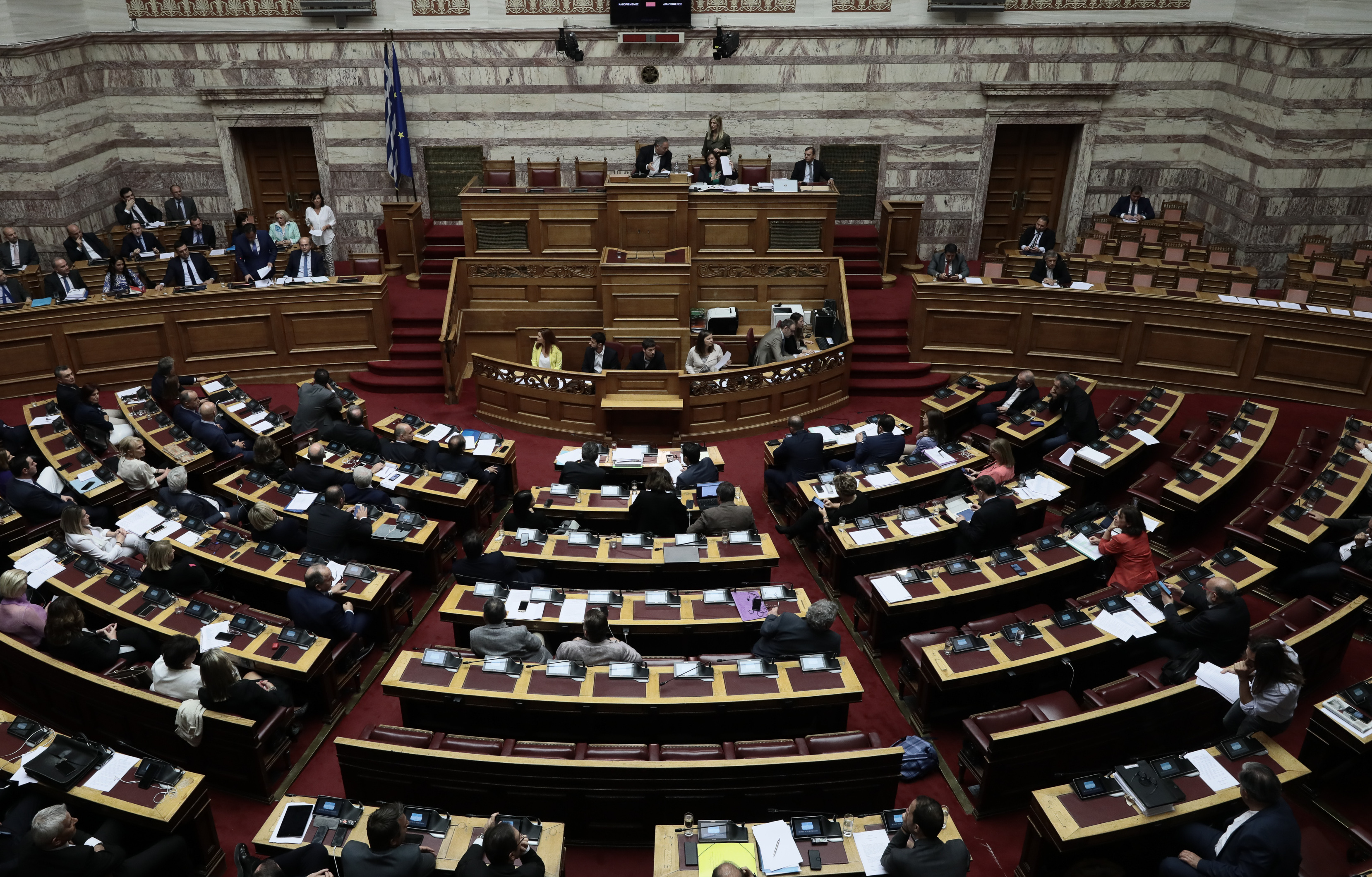 Βουλή: Πέρασε το αναπτυξιακό πολυνομοσχέδιο με 165 ψήφους υπέρ και 122 κατά
