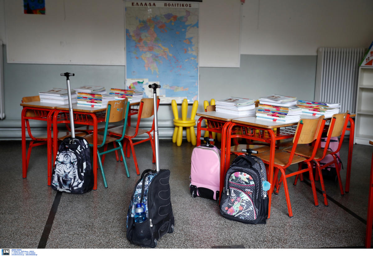 Σάμος: Η δασκάλα που υπερασπίστηκε το δικαίωμα των προσφύγων στην εκπαίδευση