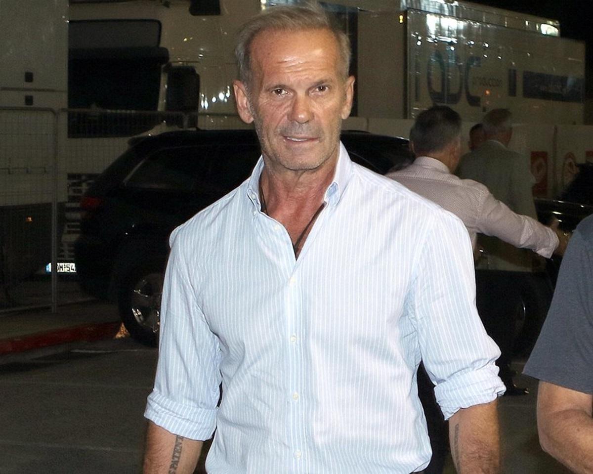 Πέτρος Κωστόπουλος: Σπάνια βραδινή έξοδος στο κέντρο της Αθήνας!