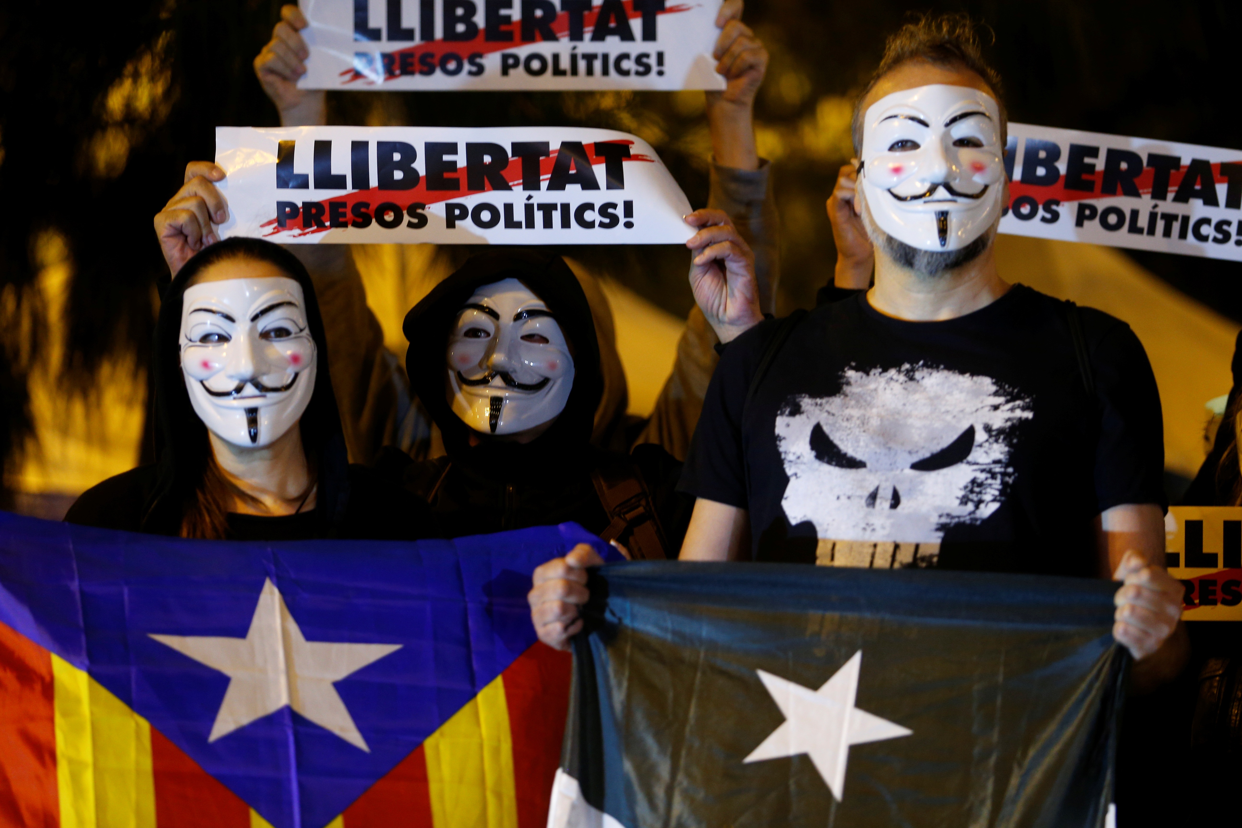 Καταλονία: Καταφτάνουν ισχυρές αστυνομικές δυνάμεις για τις εκλογές της Κυριακής!