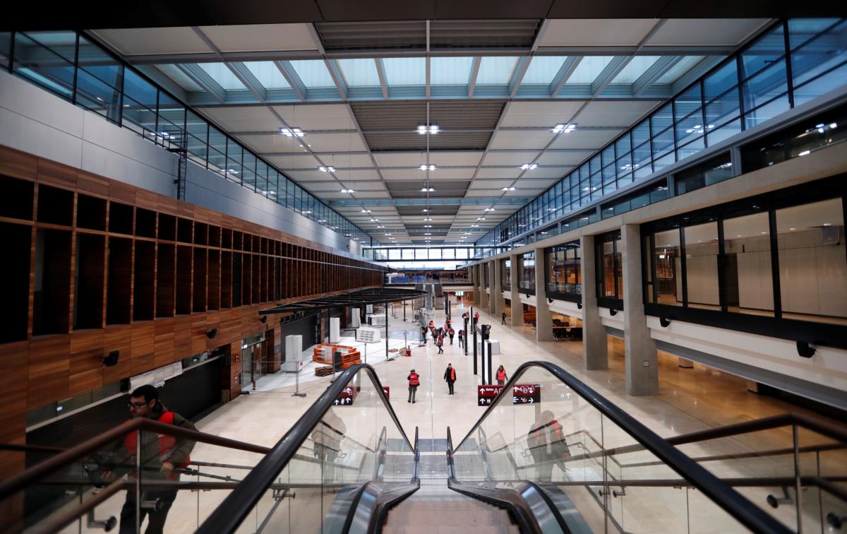 Γερμανία: “Κορδέλες” του νέου διεθνούς αεροδρομίου του Βερολίνου