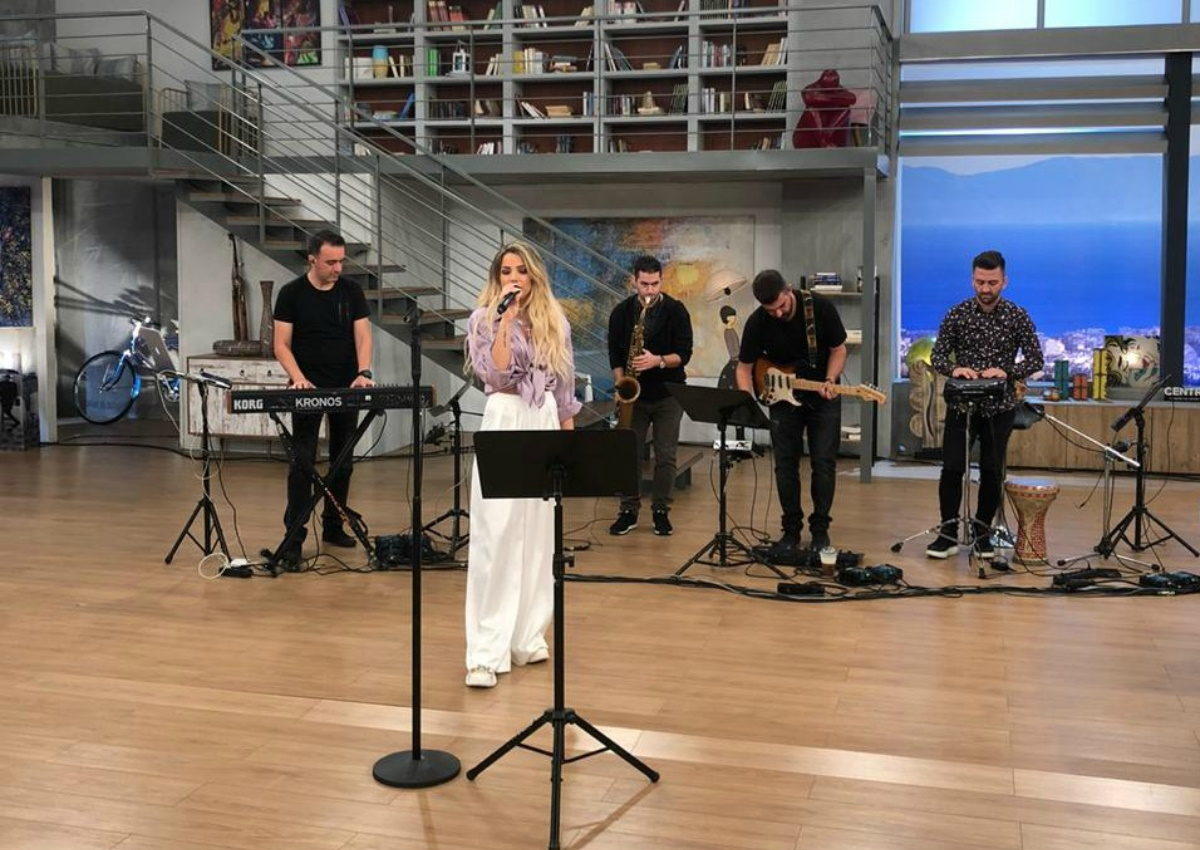 Josephine: Πήγε στο «Πρωινό» και ξεσήκωσε την Φαίη Σκορδά με την live εμφάνισή της! [video]