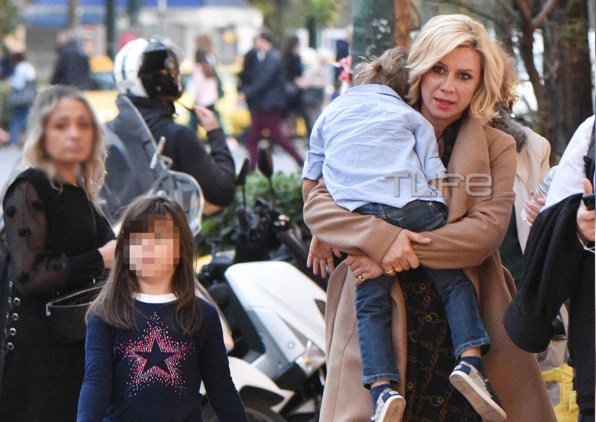 Κατερίνα Καραβάτου: Πού βρέθηκε με τα παιδιά της;