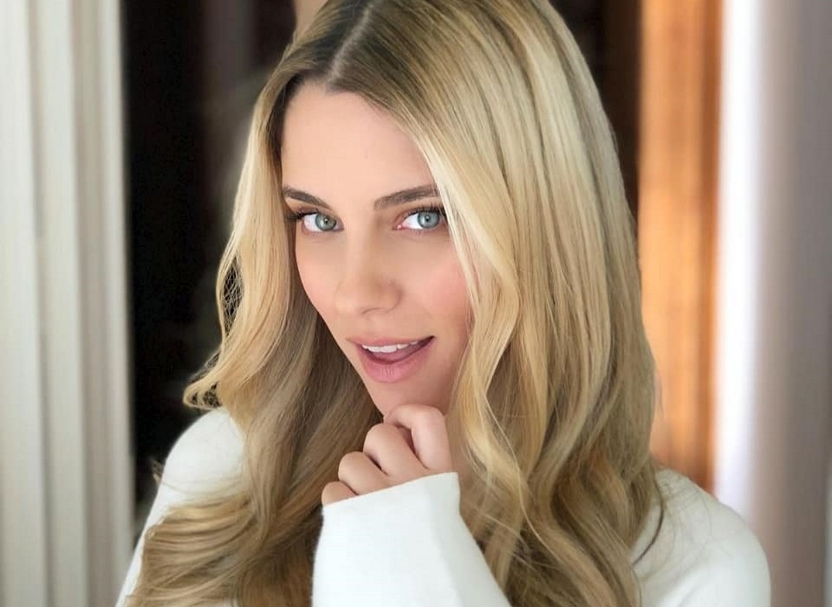 Δούκισσα Νομικού: Η τούρτα υπερπαραγωγή για τα γενέθλιά της είχε γεύση… από την οικογένειά της!