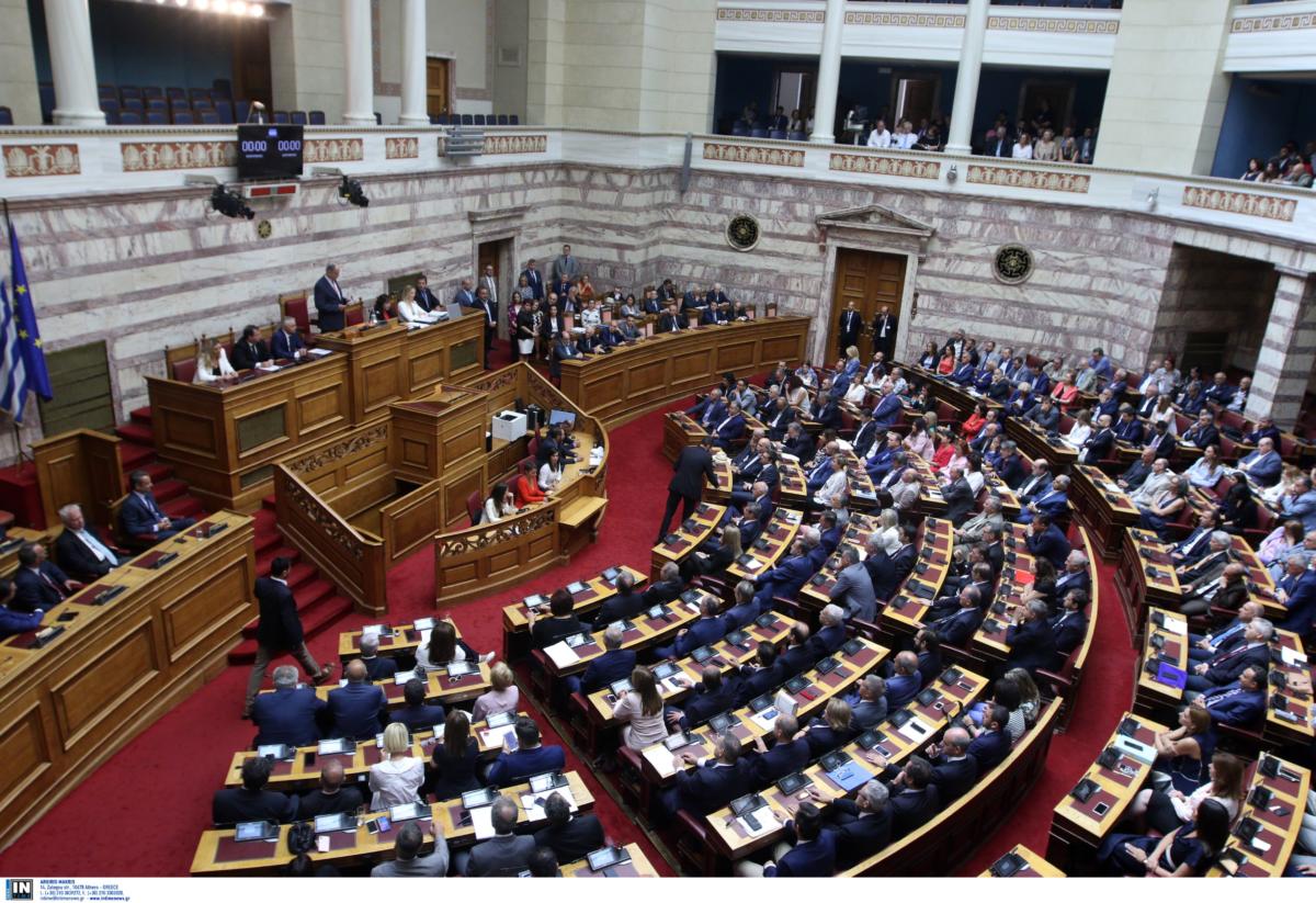 Οργή στη Βουλή για την επιστολή Τσίπρα για την Αναθεώρηση του Συντάγματος