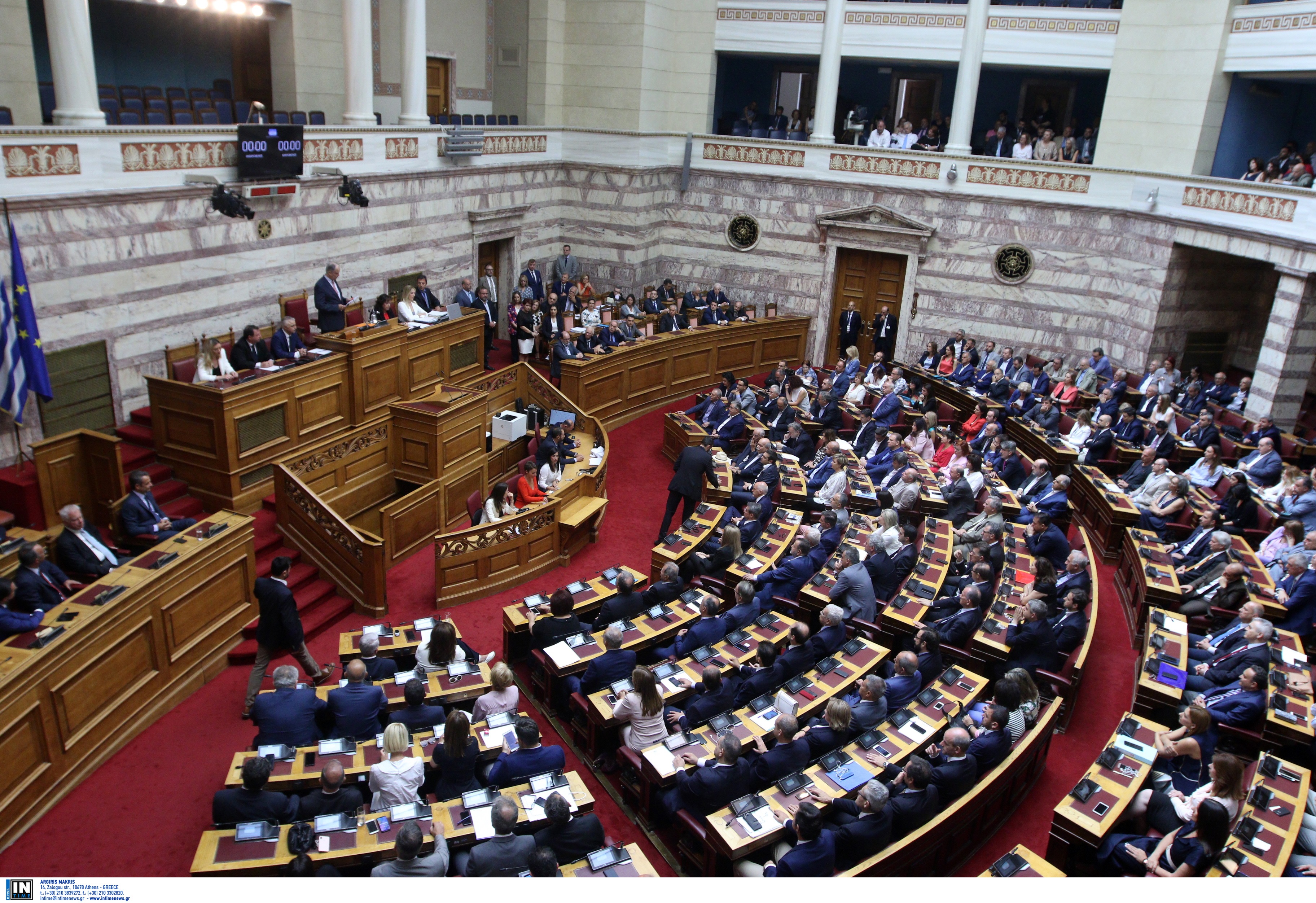 Σύνταγμα: Σε κλίμα συναίνεσης ολοκληρώθηκε η πενθήμερη συζήτηση για την αναθεώρηση