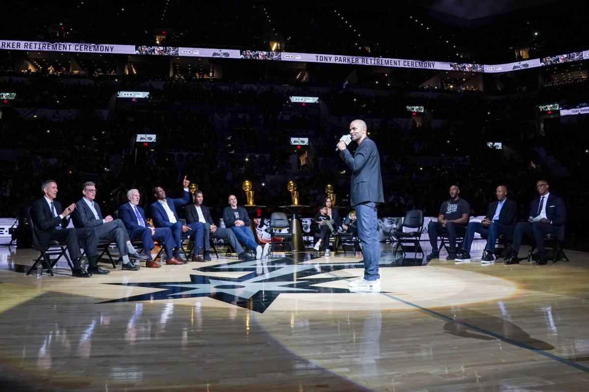 NBA: Οι Σπερς τίμησαν τον Τόνι Πάρκερ και απέσυραν τη φανέλα με το νούμερο “9”!