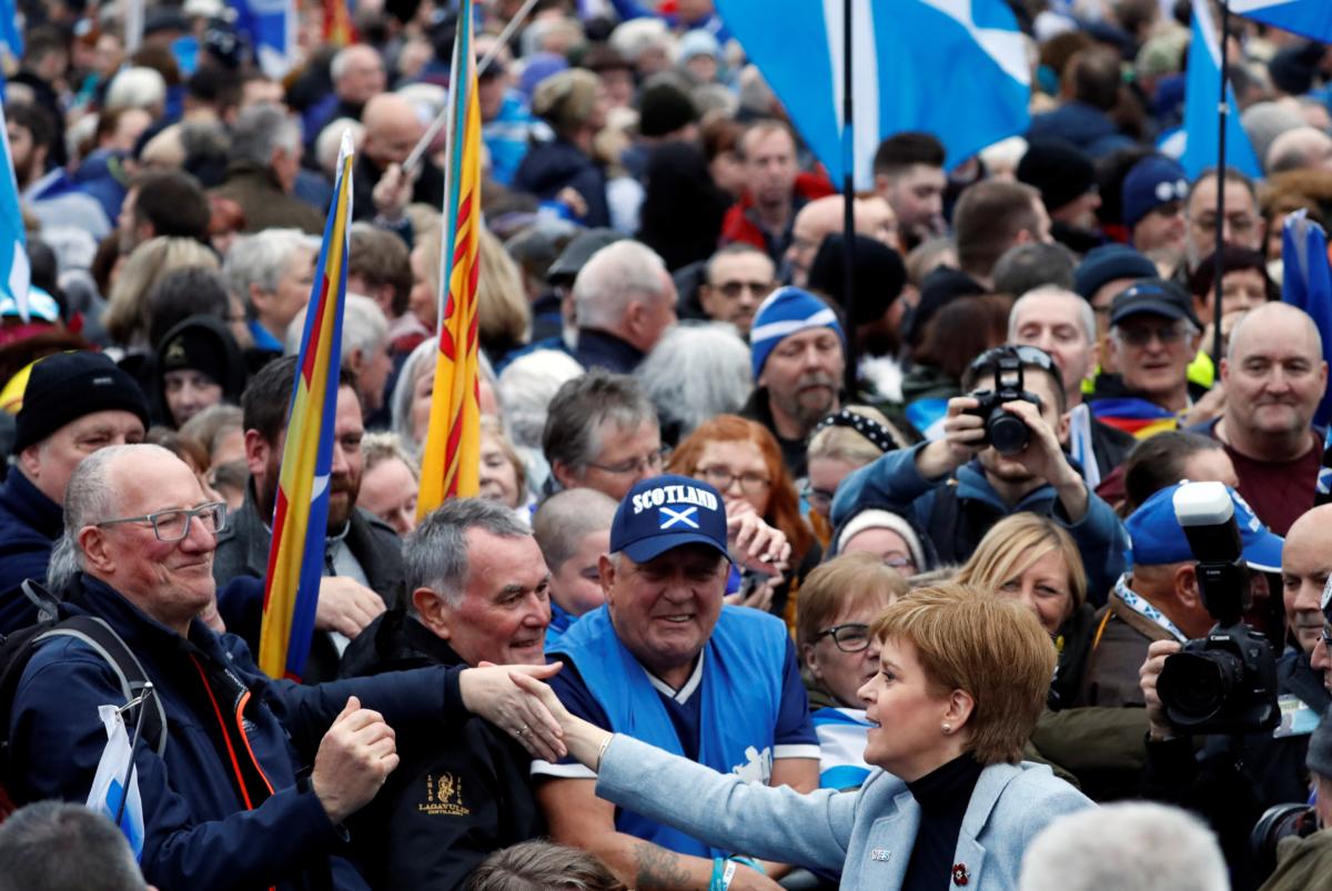 Γλασκόβη: Χιλιάδες διαδηλωτές υπέρ της ανεξαρτησίας της Σκωτίας!