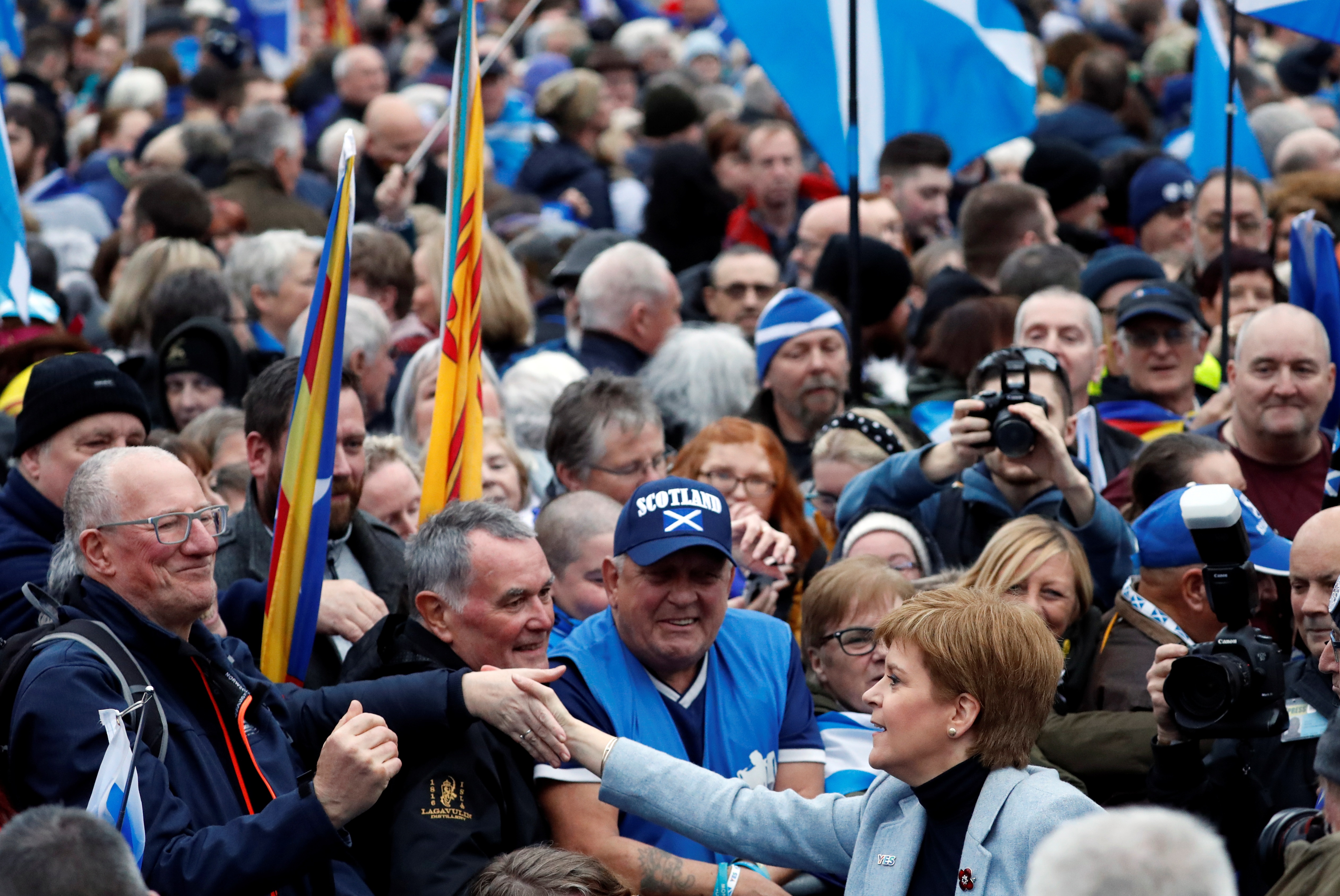Γλασκόβη: Χιλιάδες διαδηλωτές υπέρ της ανεξαρτησίας της Σκωτίας!