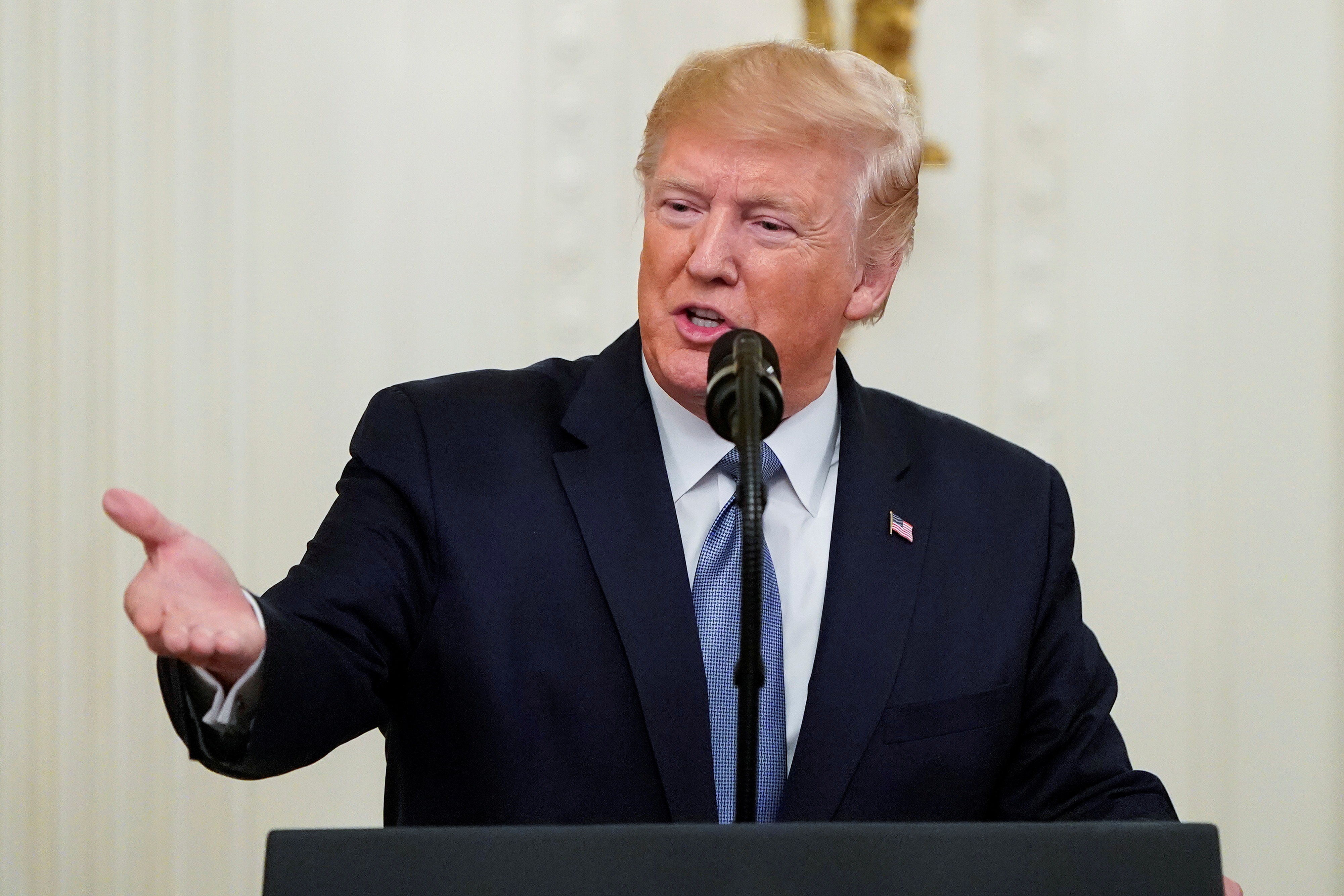 Τραμπ: Προχωρούν οι διαδικασίες παραπομπής του – Διχασμένοι οι Αμερικανοί !