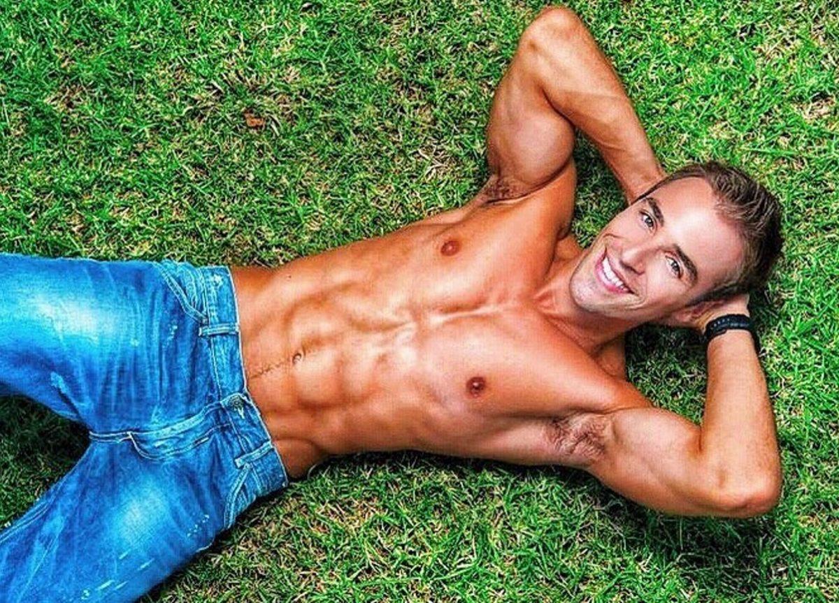 Δημήτρης Βλάχος: Ποζάρει στο πλευρό της Βίκυς Καγιά στα γυρίσματα του GNTM 9 χρόνια πριν