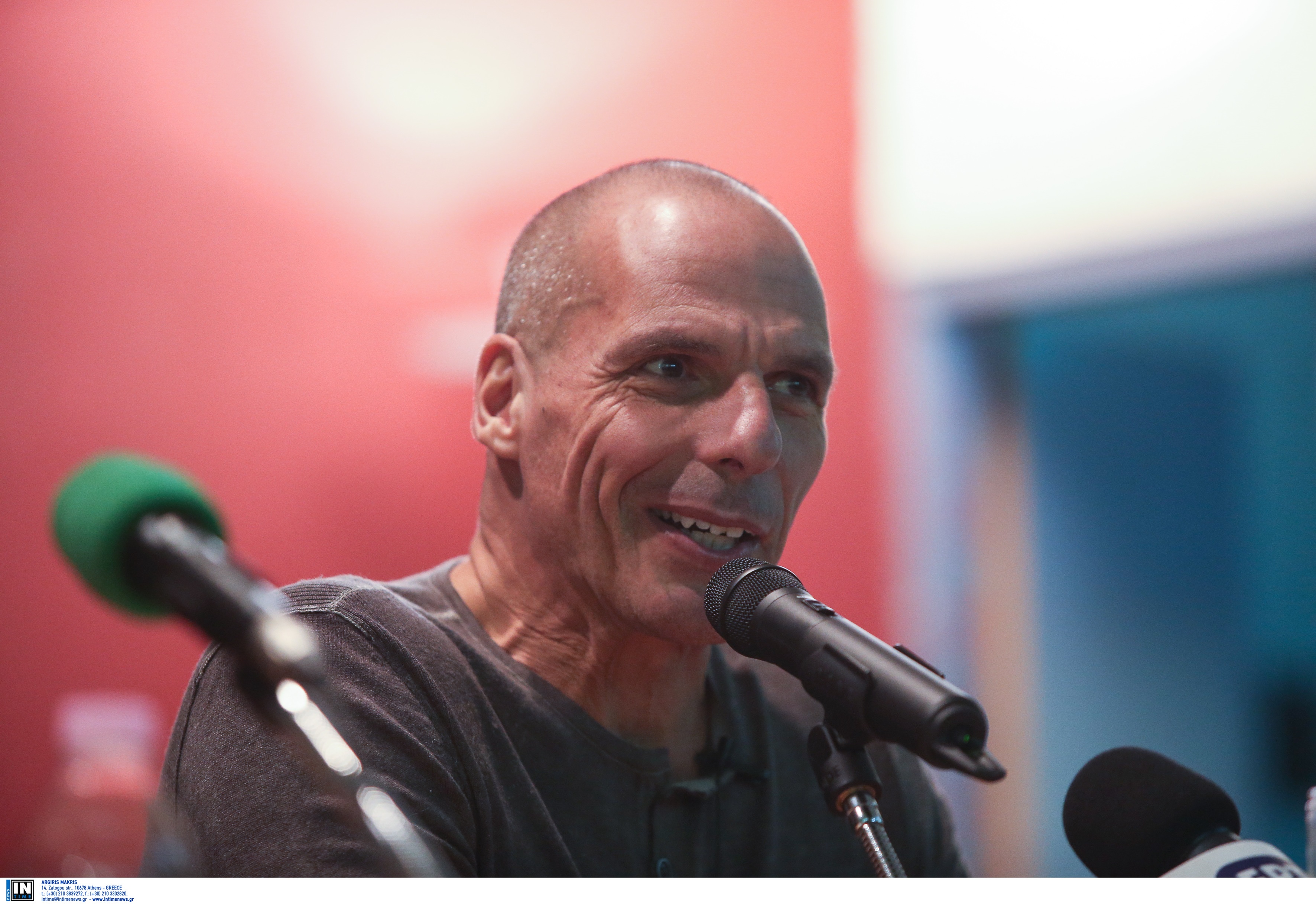 Βαρουφάκης: Η κυβέρνηση θέλει να δημιουργήσει Μόριες σε όλη τη χώρα!