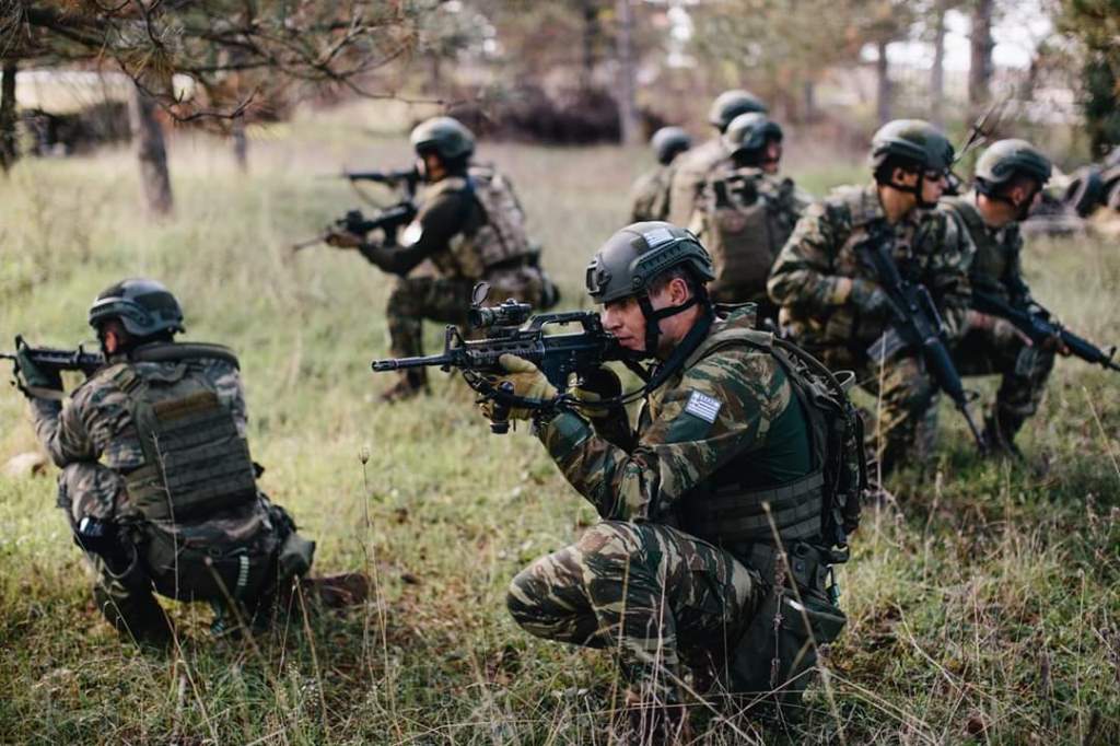 “Έλαμψαν” οι Έλληνες κομάντο σε κοινή άσκηση με Αμερικανούς υπό το βλέμμα Α/ΓΕΣ Καμπά! [pics]
