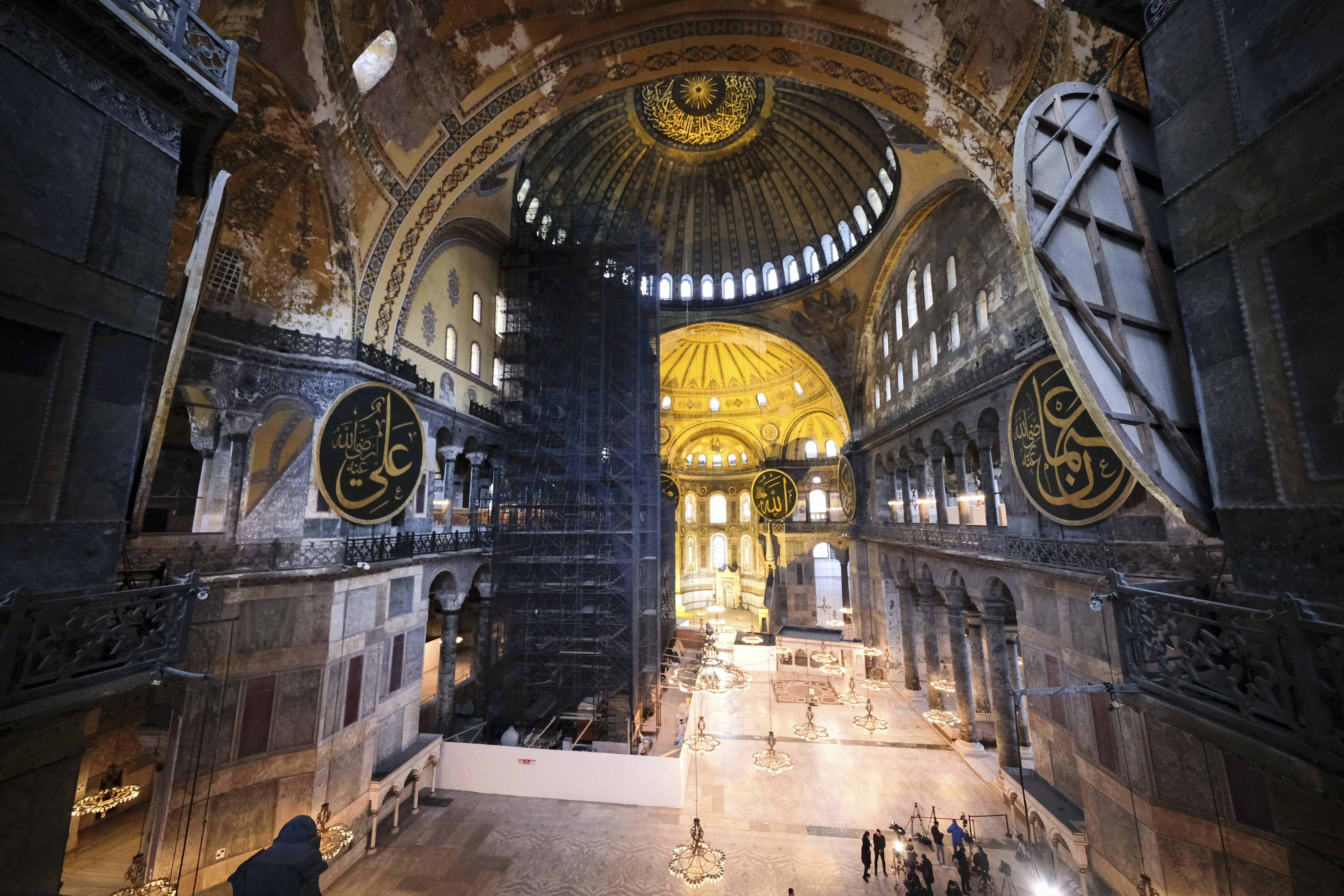 Οργιάζει ο τουρκικός Τύπος: Η Αγία Σοφία γίνεται τέμενος!