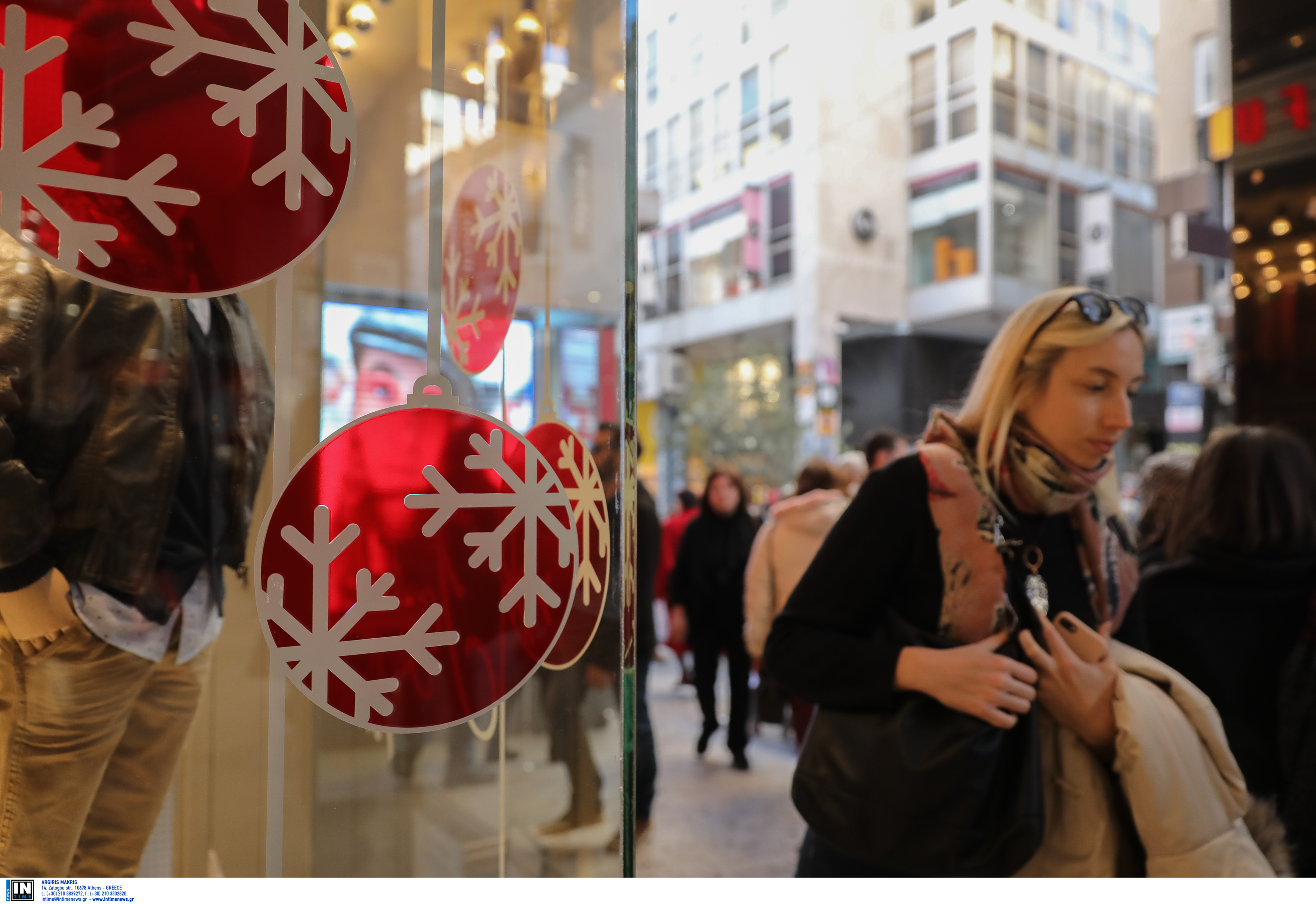 Εορταστικό ωράριο Χριστουγέννων και Πρωτοχρονιάς: Πως θα λειτουργήσουν τα μαγαζιά