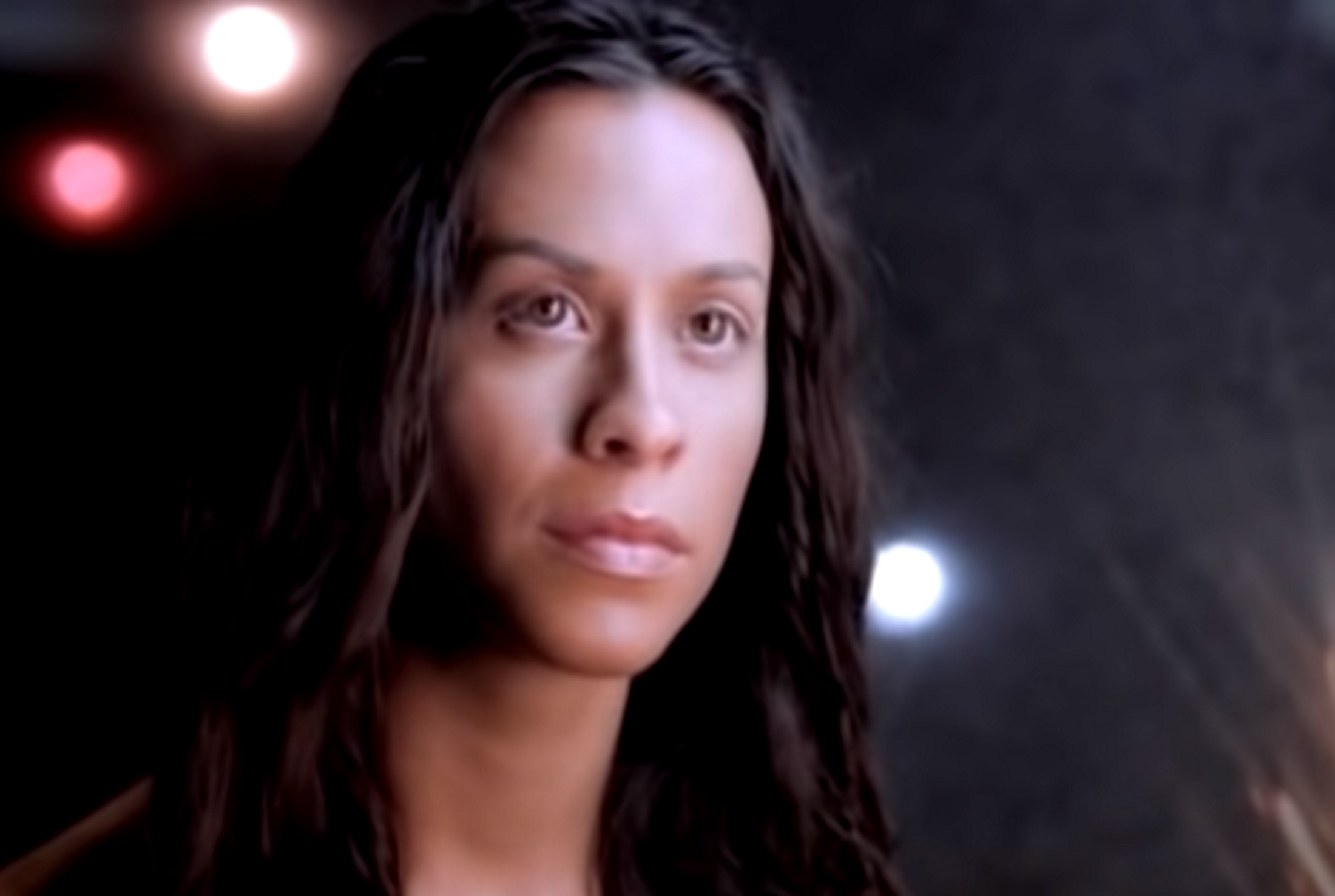 Billboard: Με Alanis Morissette και Nicki Minaj.