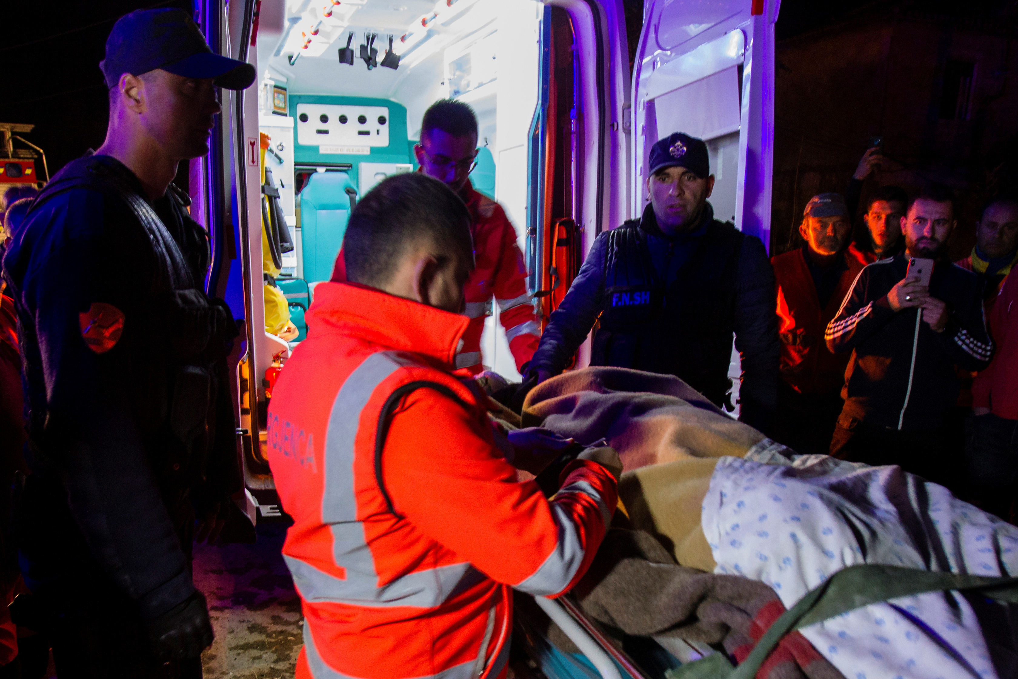 Αλβανία: Ιδιωτικές κλινικές της Θεσσαλονίκης ανοίγουν τις πόρτες τους για τους τραυματίες