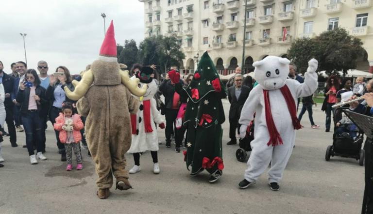 Θεσσαλονίκη: Η “Ονειρούπολη της Δράμας” έφερε νωρίτερα τα Χριστούγεννα στην πλατεία Αριστοτέλους – video