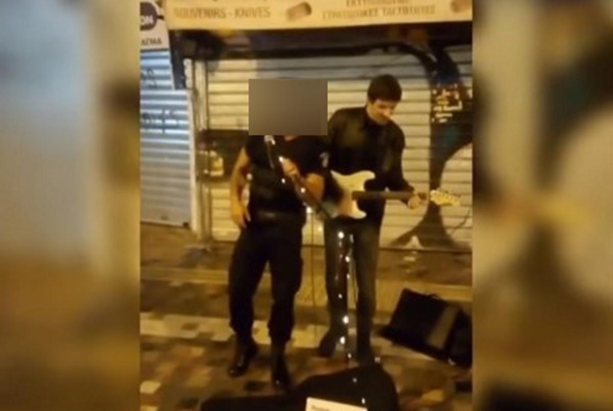 Μοναστηράκι: Αστυνομικός άρπαξε το μικρόφωνο και άφησε άφωνο τον κόσμο – Η εκπληκτική φωνή του και η αποθέωση