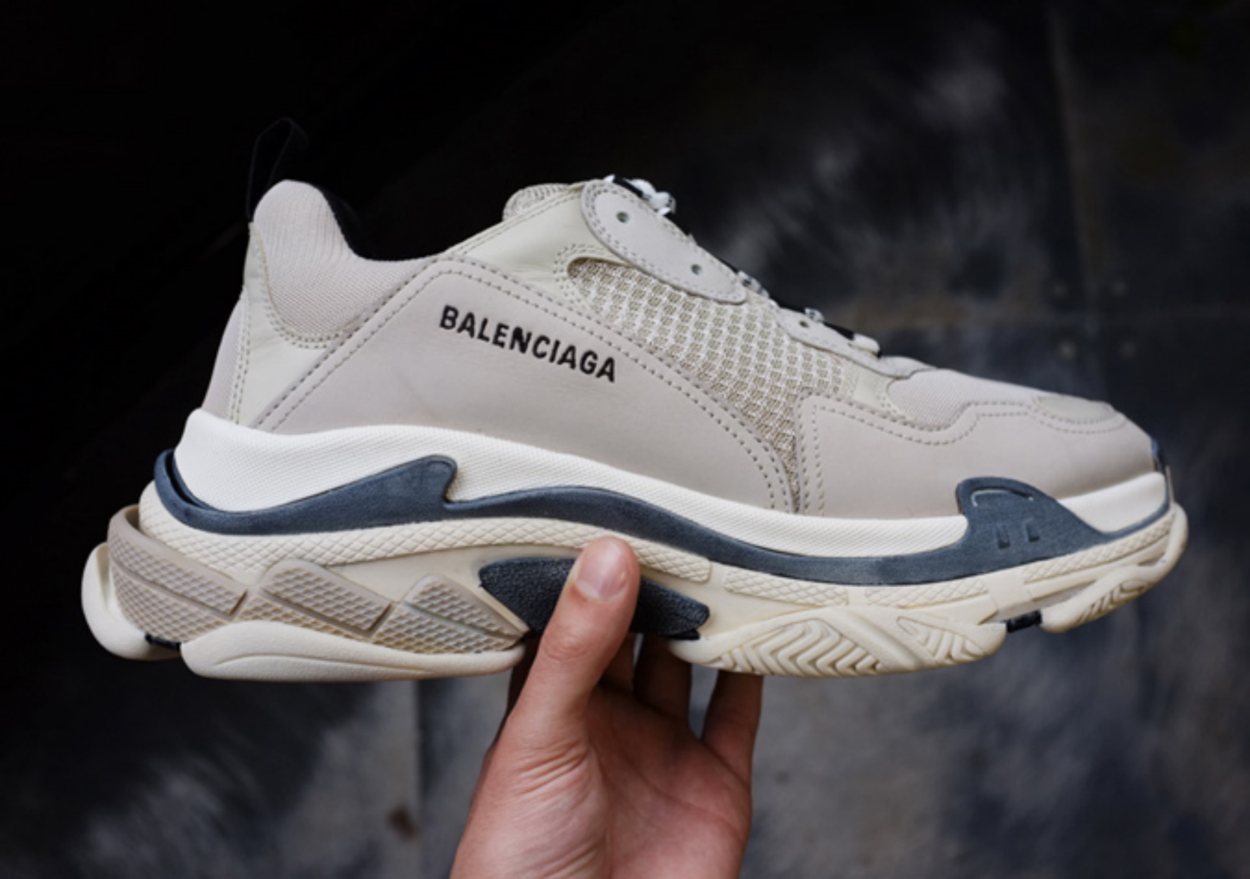 Τα sneakers που αγαπάς να μισείς