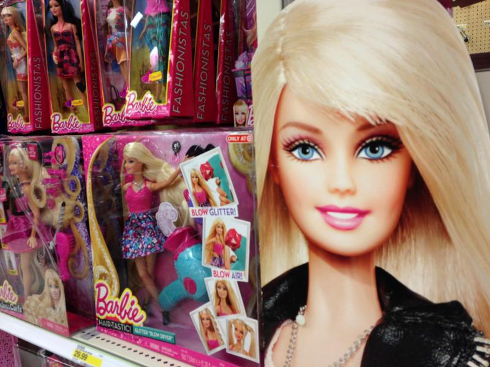 Η Barbie έγινε… φωτορεπόρτερ στο National Geographic!