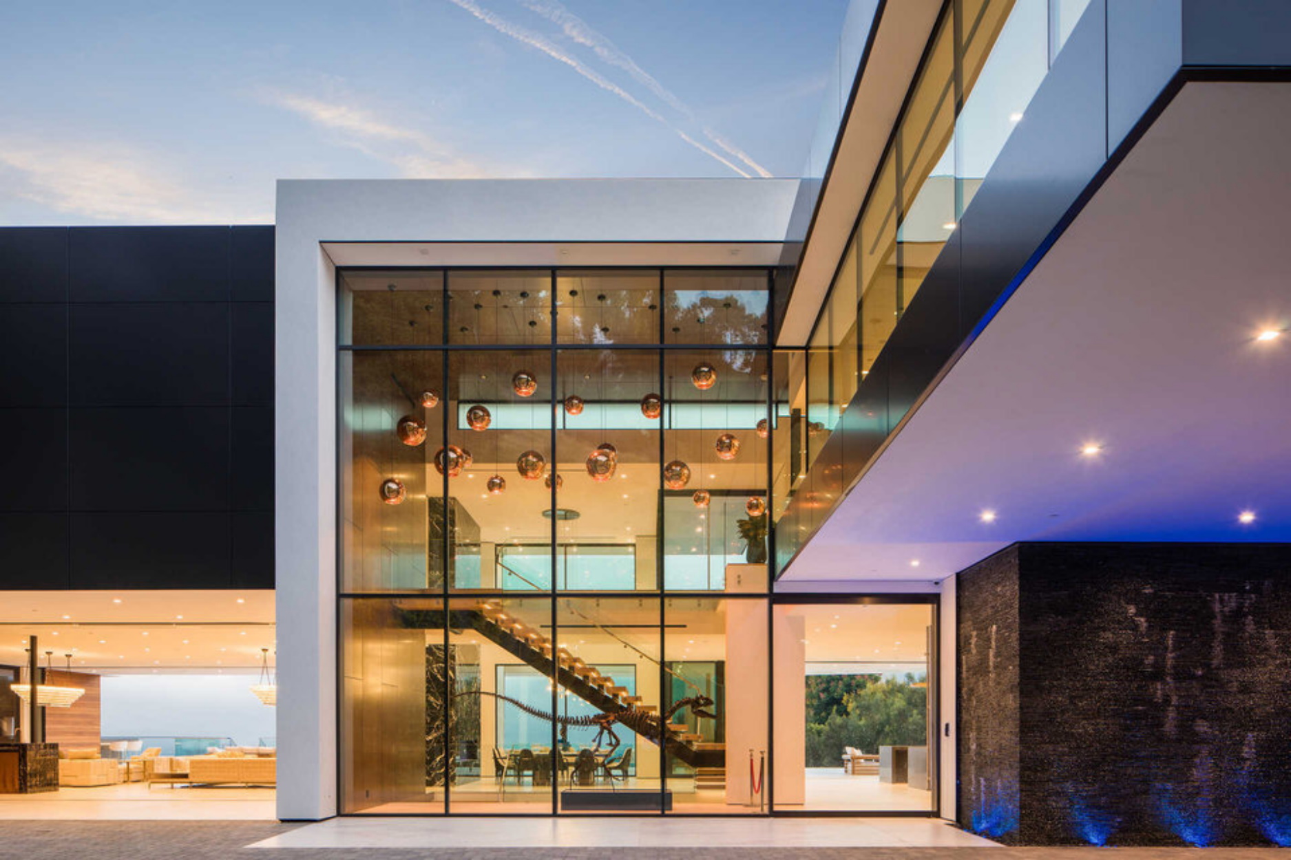 Ένας σκελετός δεινόσαυρου βρίσκεται μέσα σε μια κατοικία αξίας 37,9 εκατ. δολαρίων!