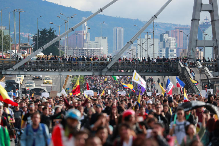 Κολομβία: Χιλιάδες ξανά στους δρόμους! «Όχι άλλη διαφθορά»