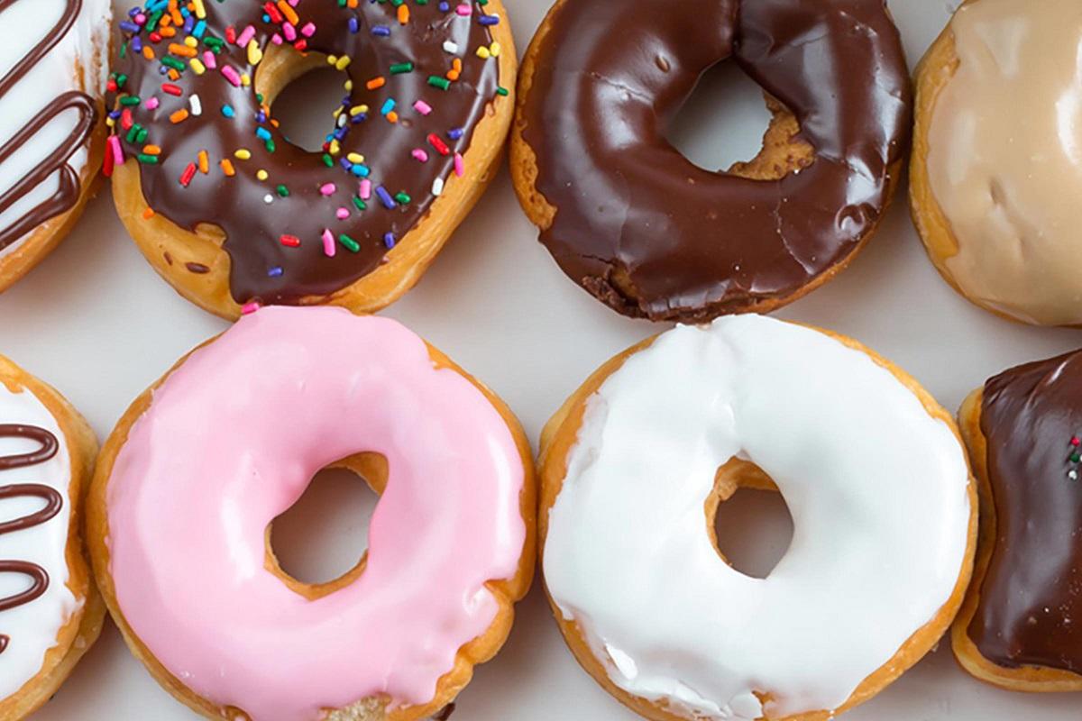Φτιάξτε λαχταριστά donuts χωρίς καν μίξερ!