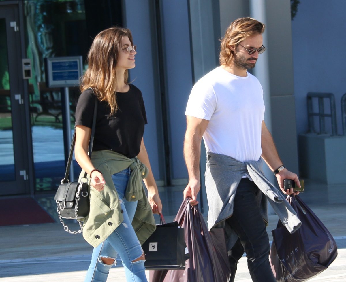 Δανάη Παππά – Λάμπρος Λάζαρης: Είναι αχώριστοι! Για αγορές σε γνωστό εμπορικό κέντρο [pics]