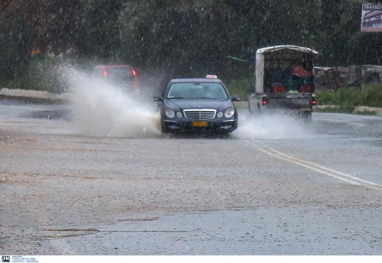 "Στάση" Βικτώρια! Κλειστοί δρόμοι στην Αττική λόγω πλημμύρας - Γιοκ ο Προαστιακός! video