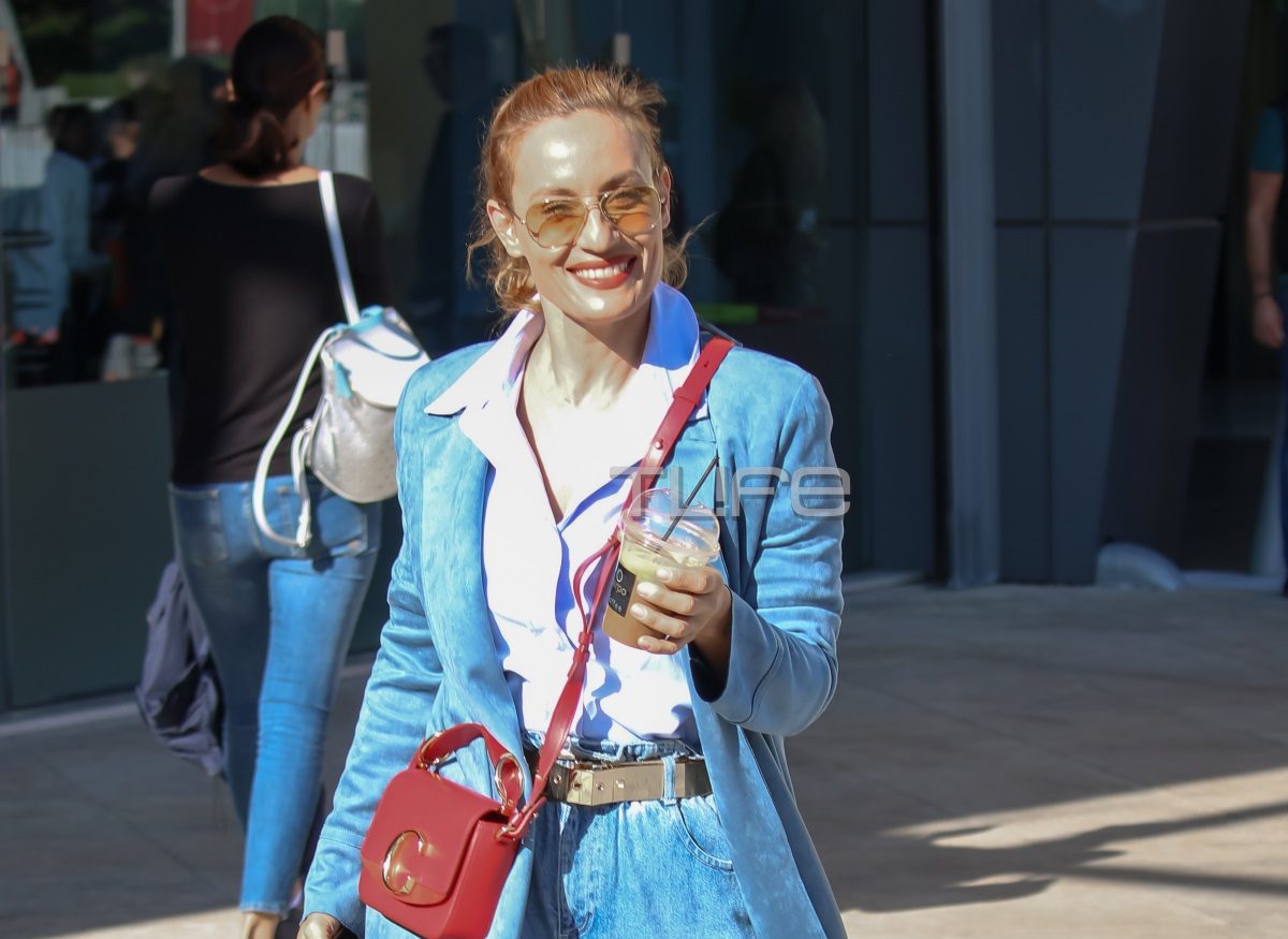 Η έξοδος της Ελεονώρας Μελέτη στα βόρεια προάστια και η συνάντηση με γνωστή παρουσιάστρια