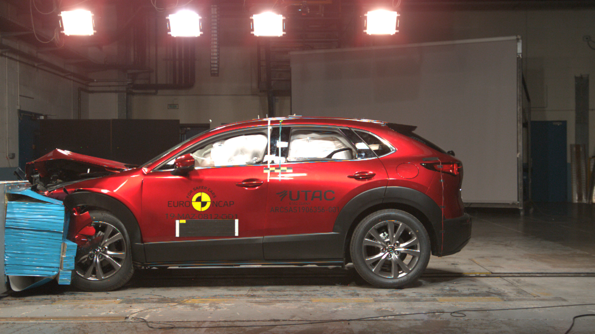 Εκπληκτική επίδοση από το νέο Mazda CX-30 στις δοκιμές του Euro NCAP [vid]