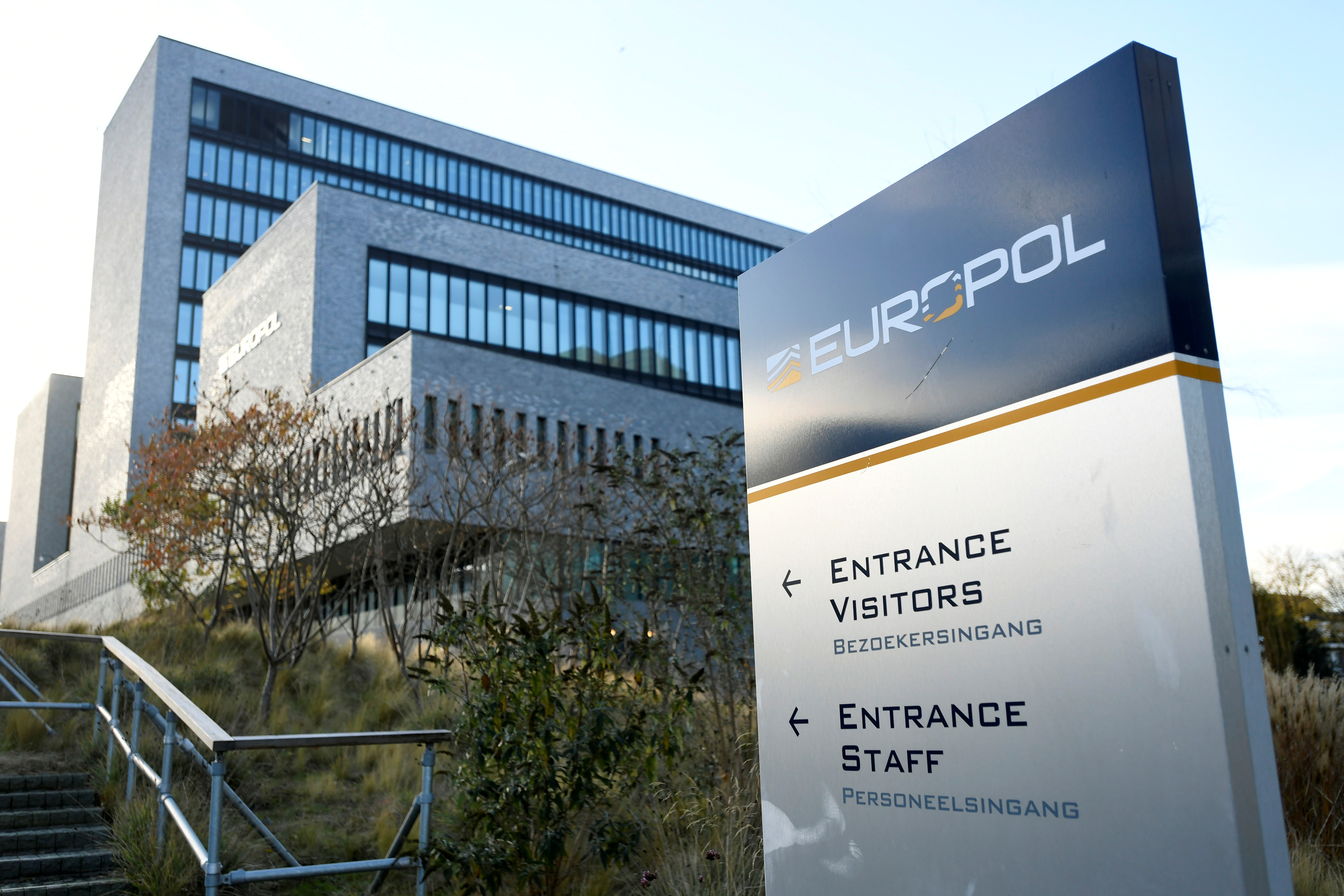 Europol: Περιορίστηκε το Ισλαμικό Κράτος στο διαδίκτυο