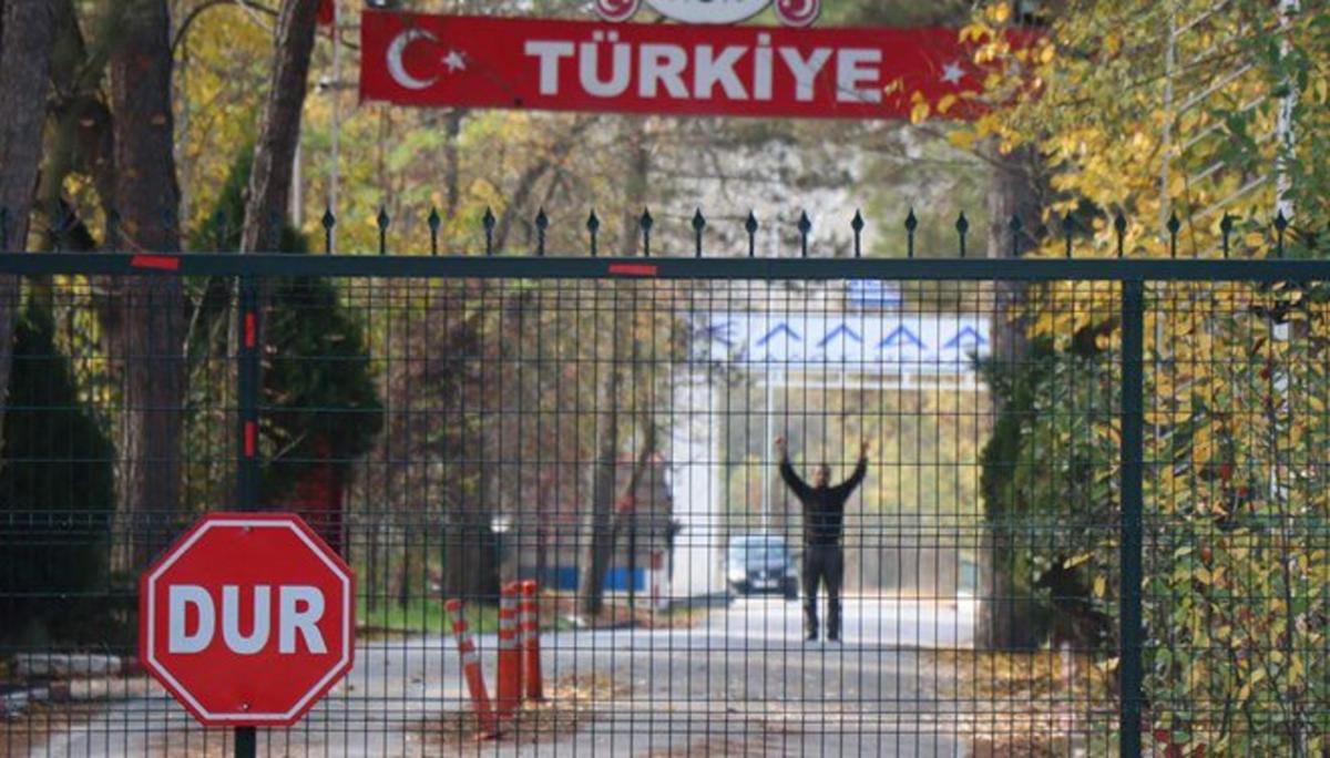 Μπλόκο στον φερόμενο ως τζιχαντιστή που “σπρώχνουν” οι Τούρκοι στον Έβρο!