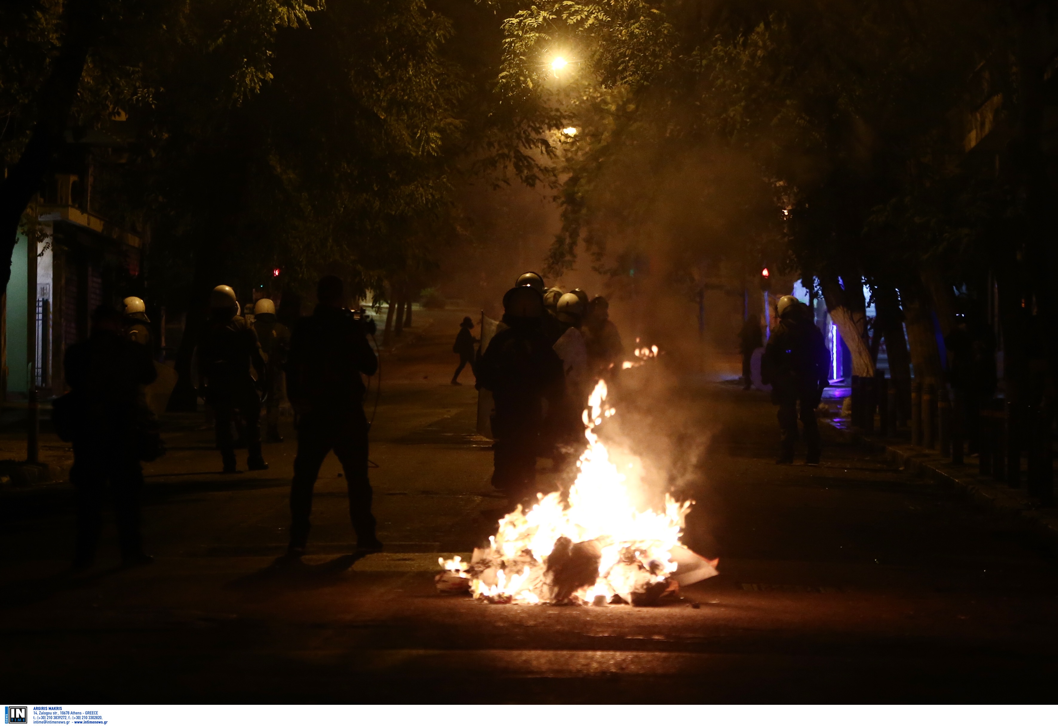 Πολυτεχνείο – αρχηγείο ΕΛΑΣ: Ο απολογισμός των επεισοδίων – Συλλήψεις, τραυματισμοί και κατασχέσεις