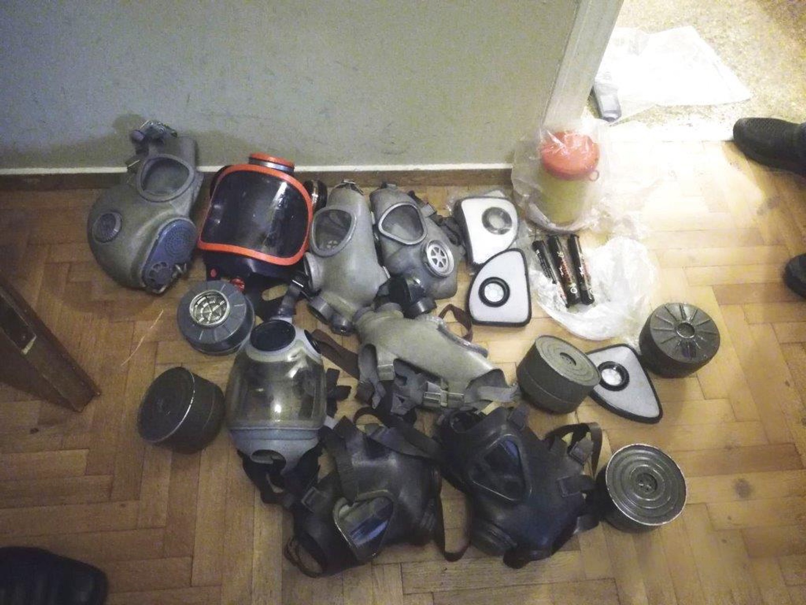 Πολυτεχνείο: Αυτά βρέθηκαν σε διαμέρισμα στην Στουρνάρη – Δυο συλλήψεις [pics]