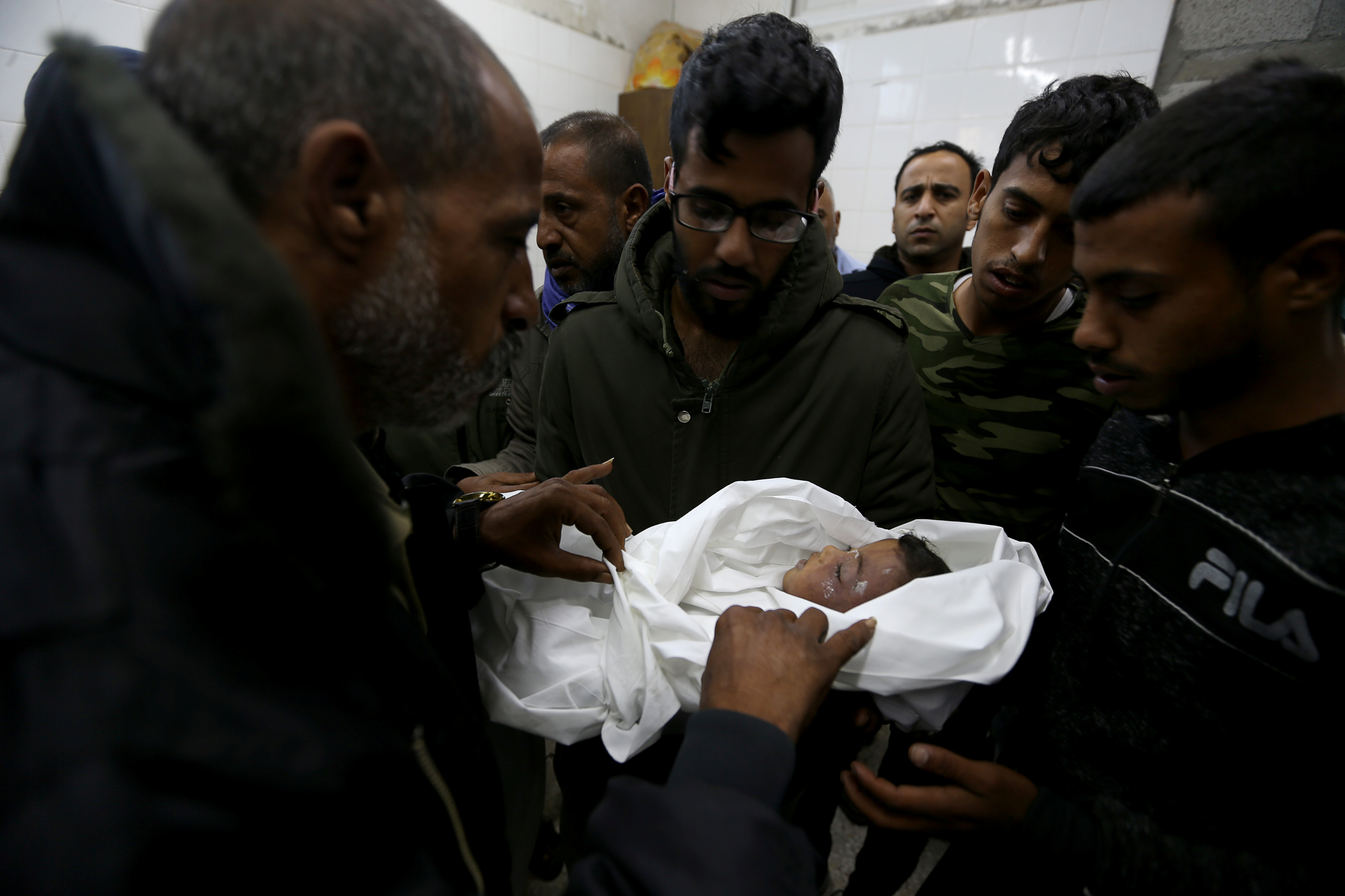 Φρίκη ξανά στην Γάζα – Νεκρό μωράκι από τους Ισραηλινούς βομβαρδισμούς