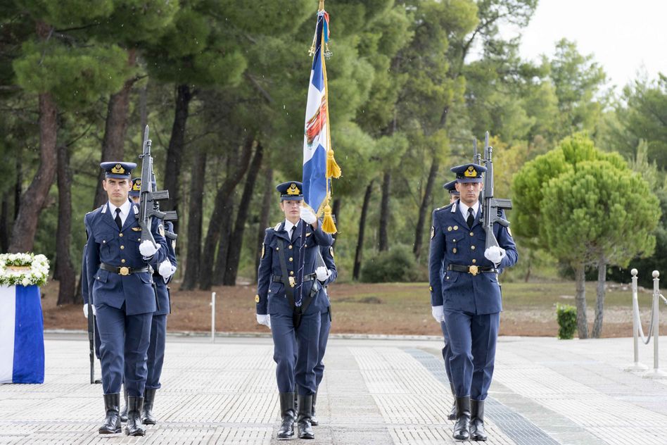 Η Πολεμική Αεροπορία γιορτάζει! Εντυπωσιακές φωτογραφίες από τους λαμπρούς εορτασμούς των Ικάρων [pics]