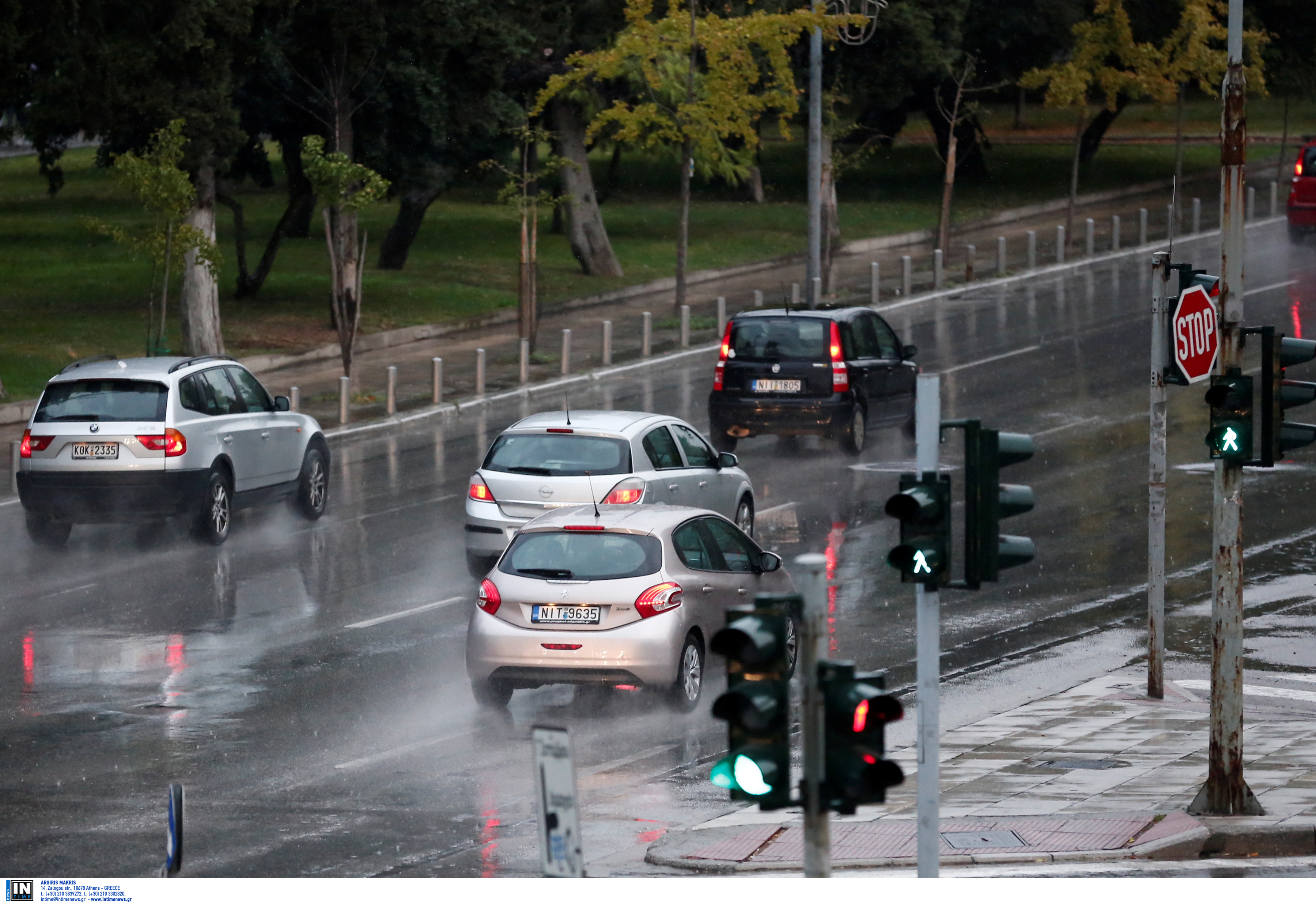 Καιρός αύριο: Δεν υποχωρούν οι βροχές και οι καταιγίδες – Πτώση της θερμοκρασίας