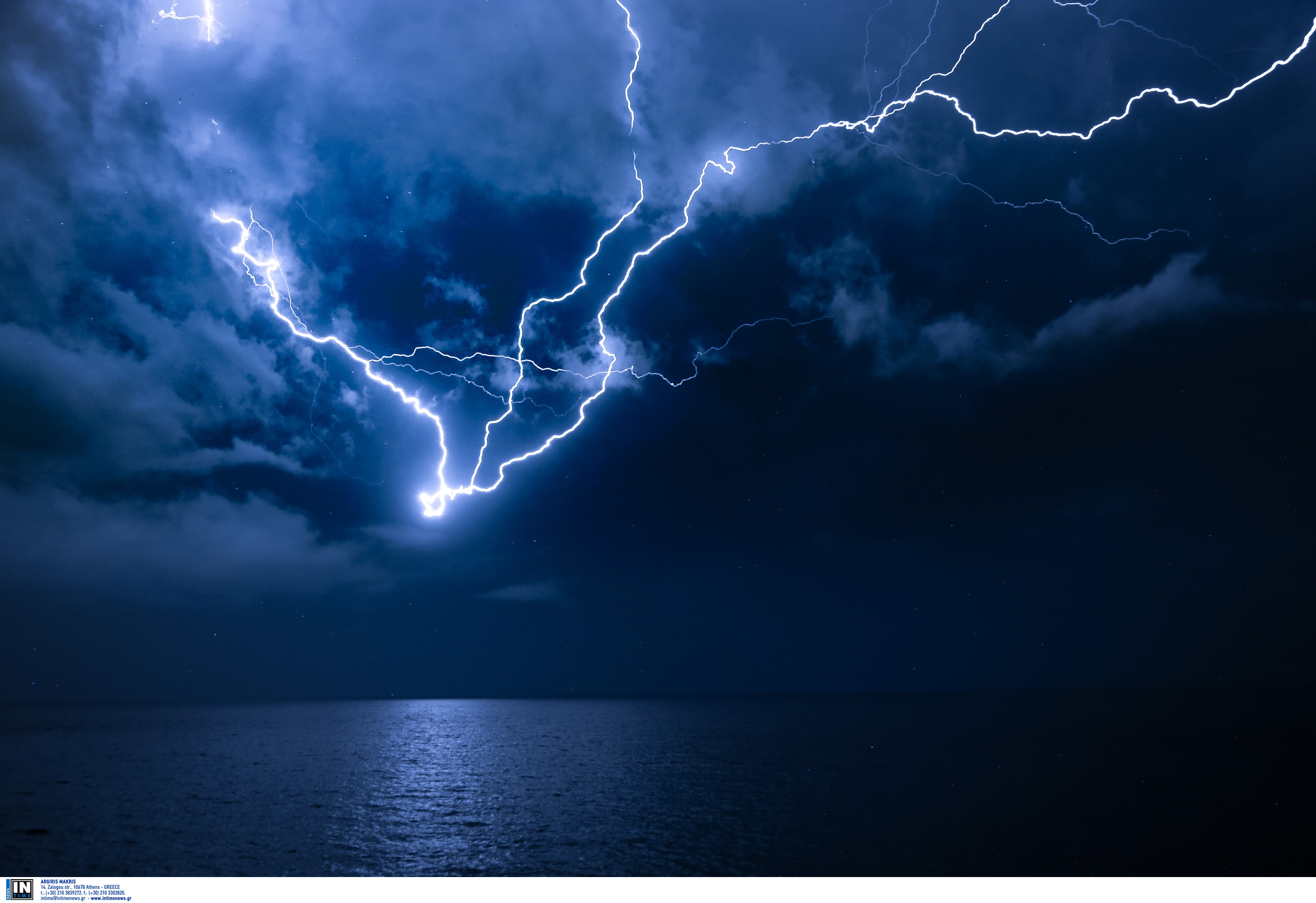 Καιρός σήμερα: Ισχυρές καταιγίδες και χαλάζι – “Βουτάει” ο υδράργυρος