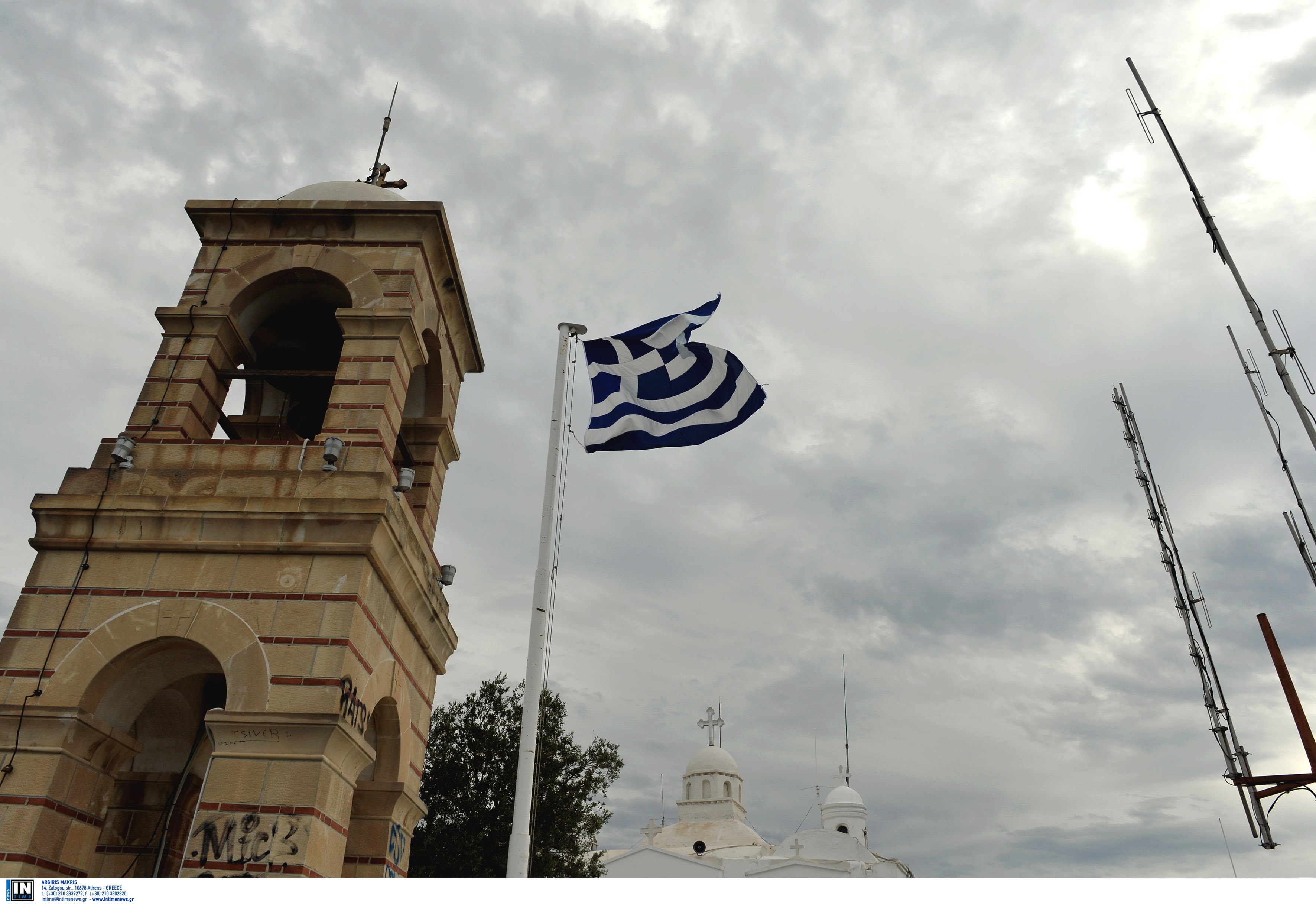 Καιρός σήμερα: Ζέστη με βροχές και μπόρες