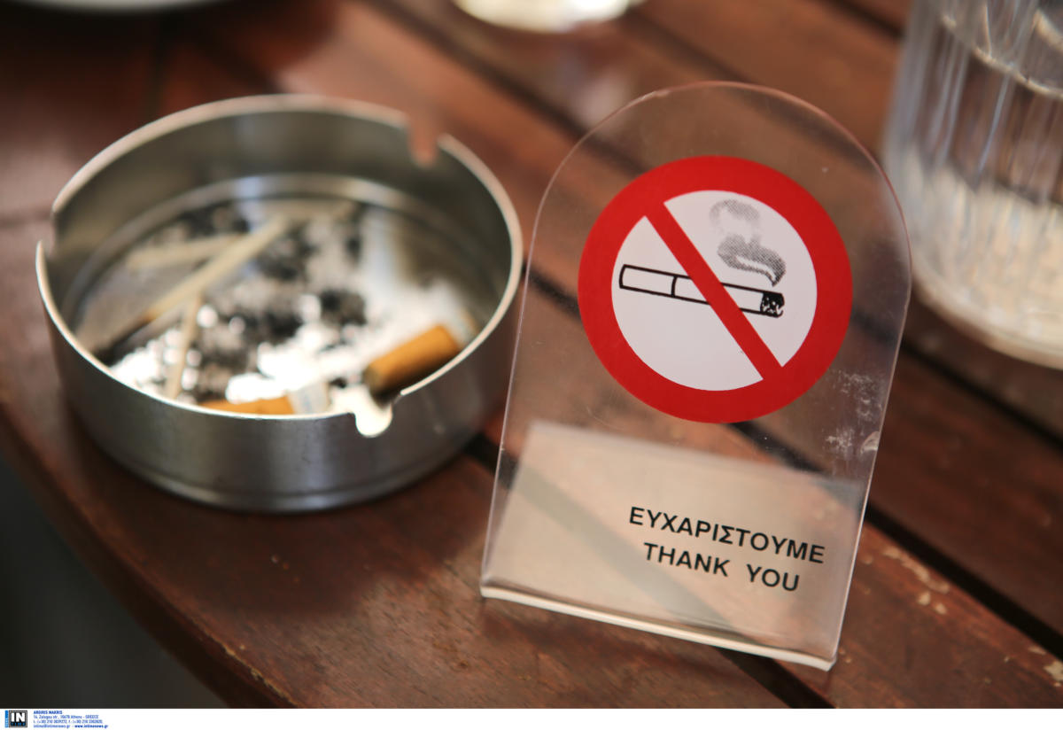 Ζάκυνθος: Έλεγχοι και προειδοποιήσεις για τον αντικαπνιστικό νόμο μέσα σε καταστήματα!
