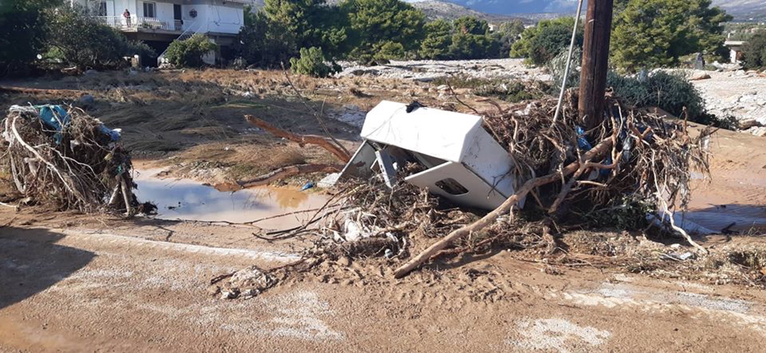 Έτσι «πνίγηκε» η Κινέτα! – Αυτοψία του καθηγητή Ευθύμιου Λέκκα [pics]