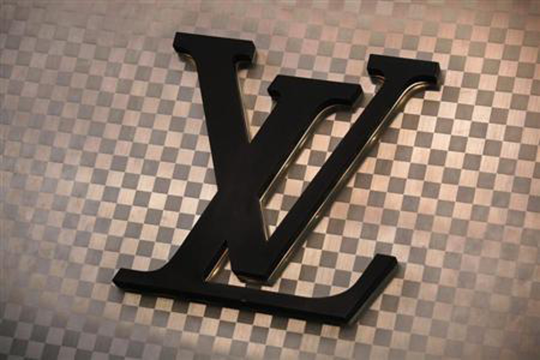Louis Vuitton: Θρήνος για τον εμβληματικό οίκο μόδας