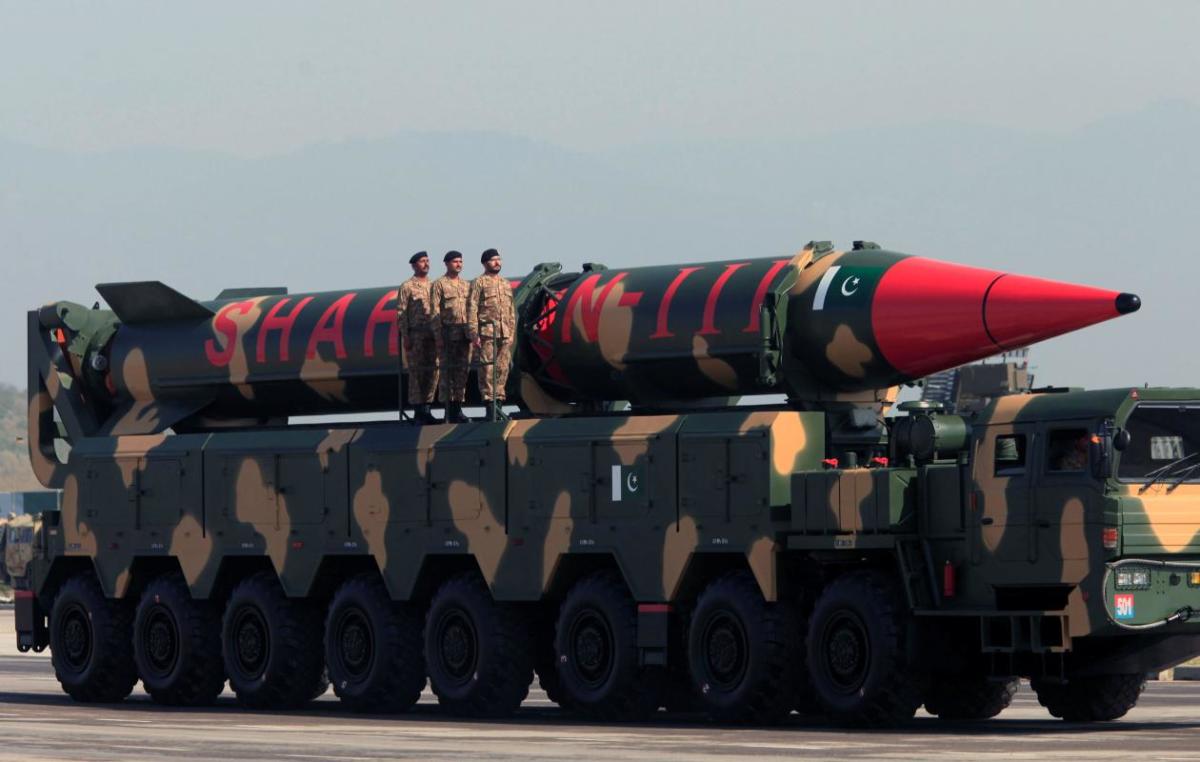 Το Πακιστάν «μπαίνει» δυνατά στο πυρηνικό «παιχνίδι» – Καρέ καρέ η εκτόξευση του νέου πυραύλου [vid]