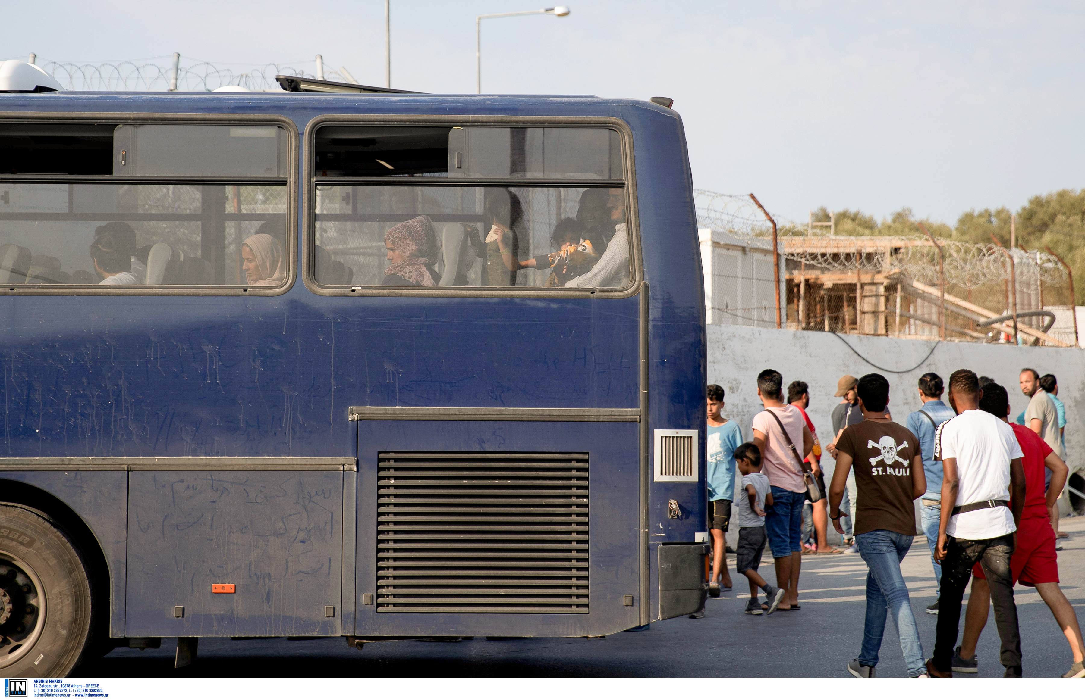 113 αιτούντες άσυλο μεταφέρονται από τη Μόρια στον Πειραιά
