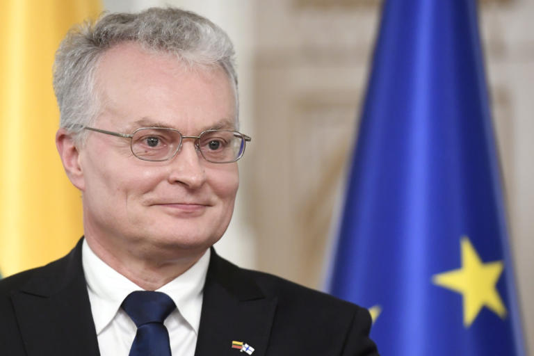 Ο Λιθουανός πρόεδρος απένειμε χάρη σε δύο Ρώσους κατασκόπους