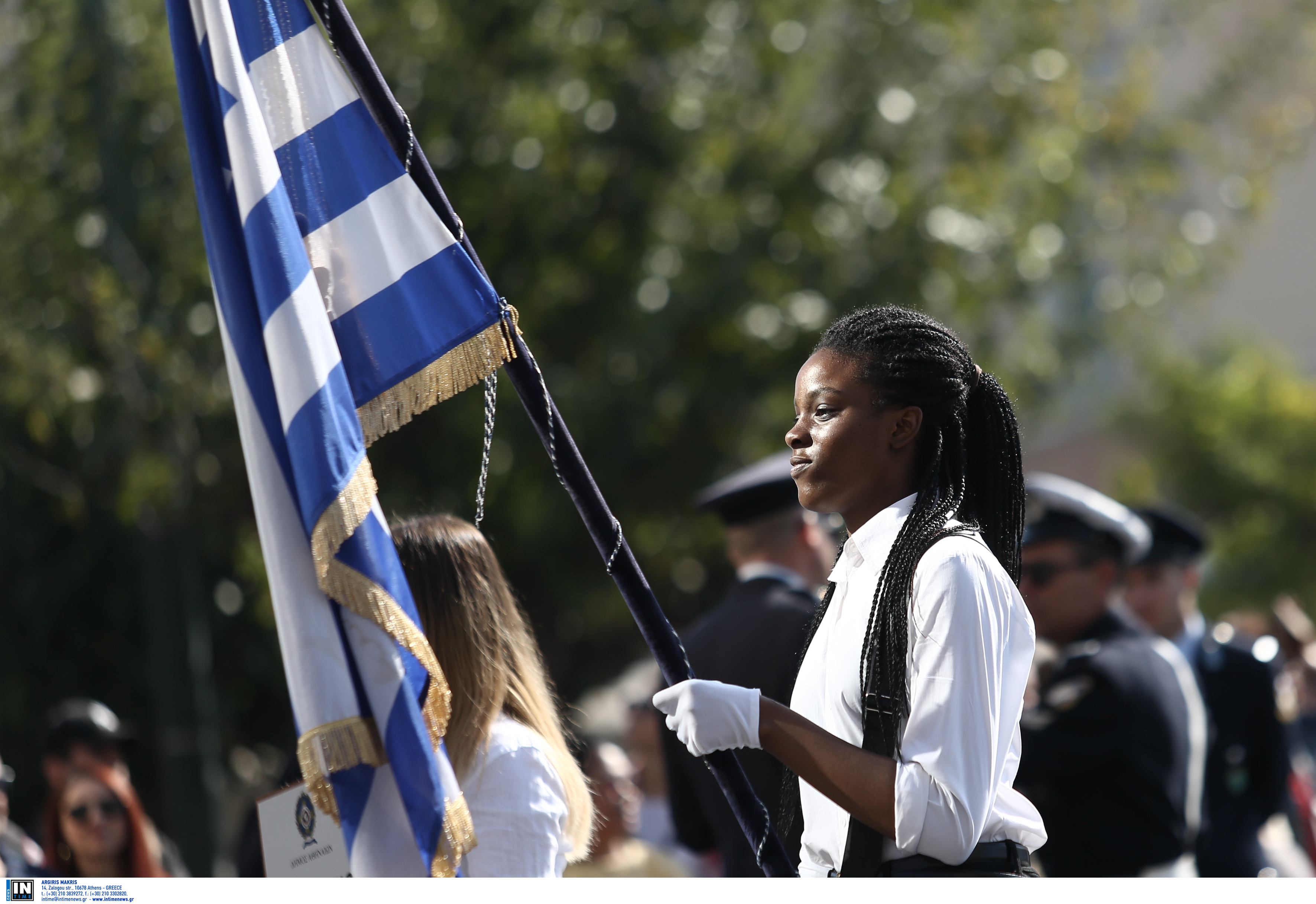 Συγκινεί η 17χρονη σημαιοφόρος από τη Νιγηρία! Οι ελπίδες, τα όνειρα και η πίστη στο Θεό!