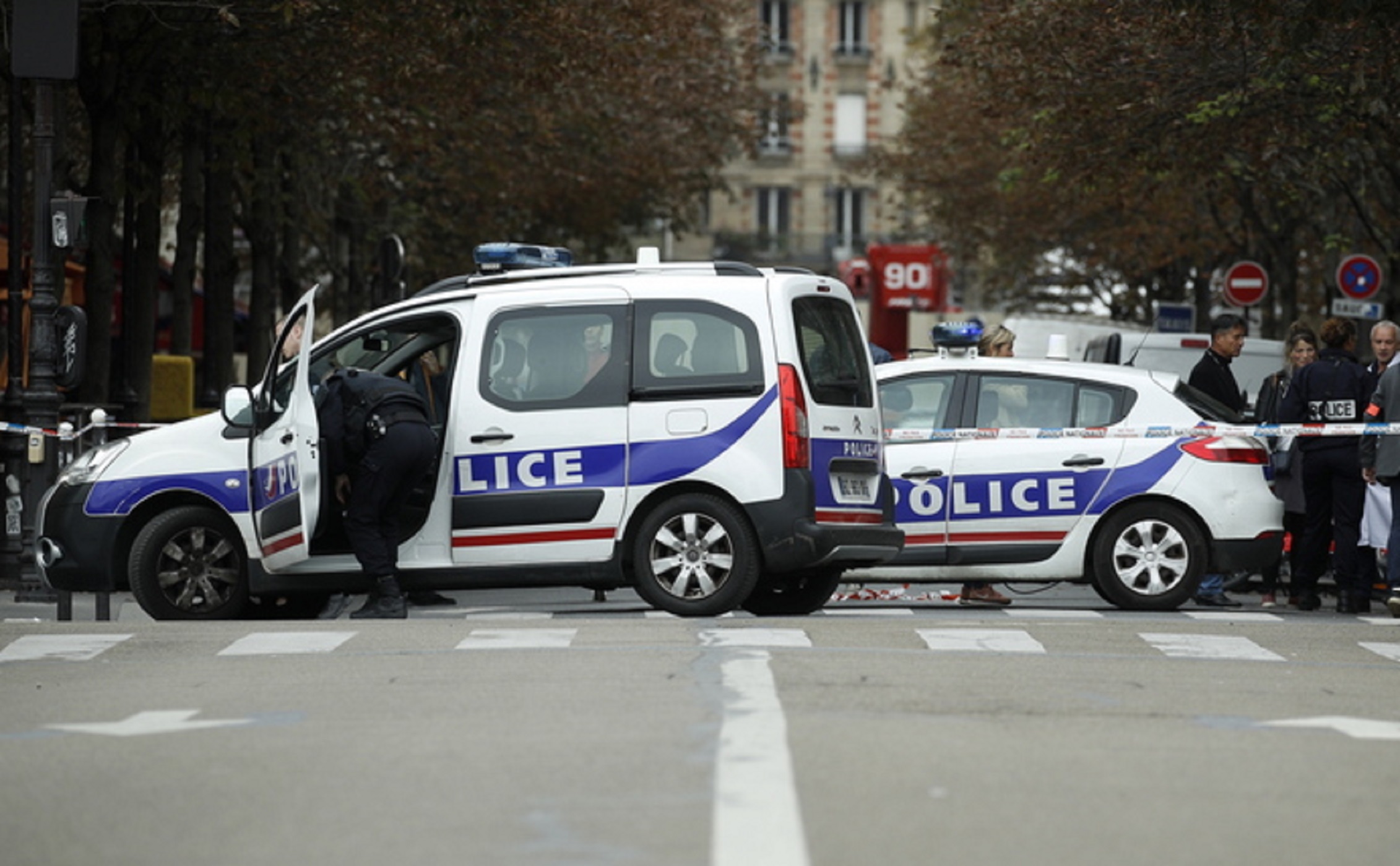 Γαλλία: Μαθήτρια αυτοπυρπολήθηκε και πήδηξε από το παράθυρο σχολείου