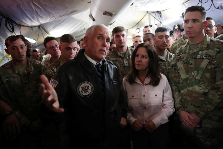 Τα αμερικανικά στρατεύματα στο Ιράκ επισκέφθηκε ο Πενς - Καθησυχάζει τους Κούρδους στην περιοχή